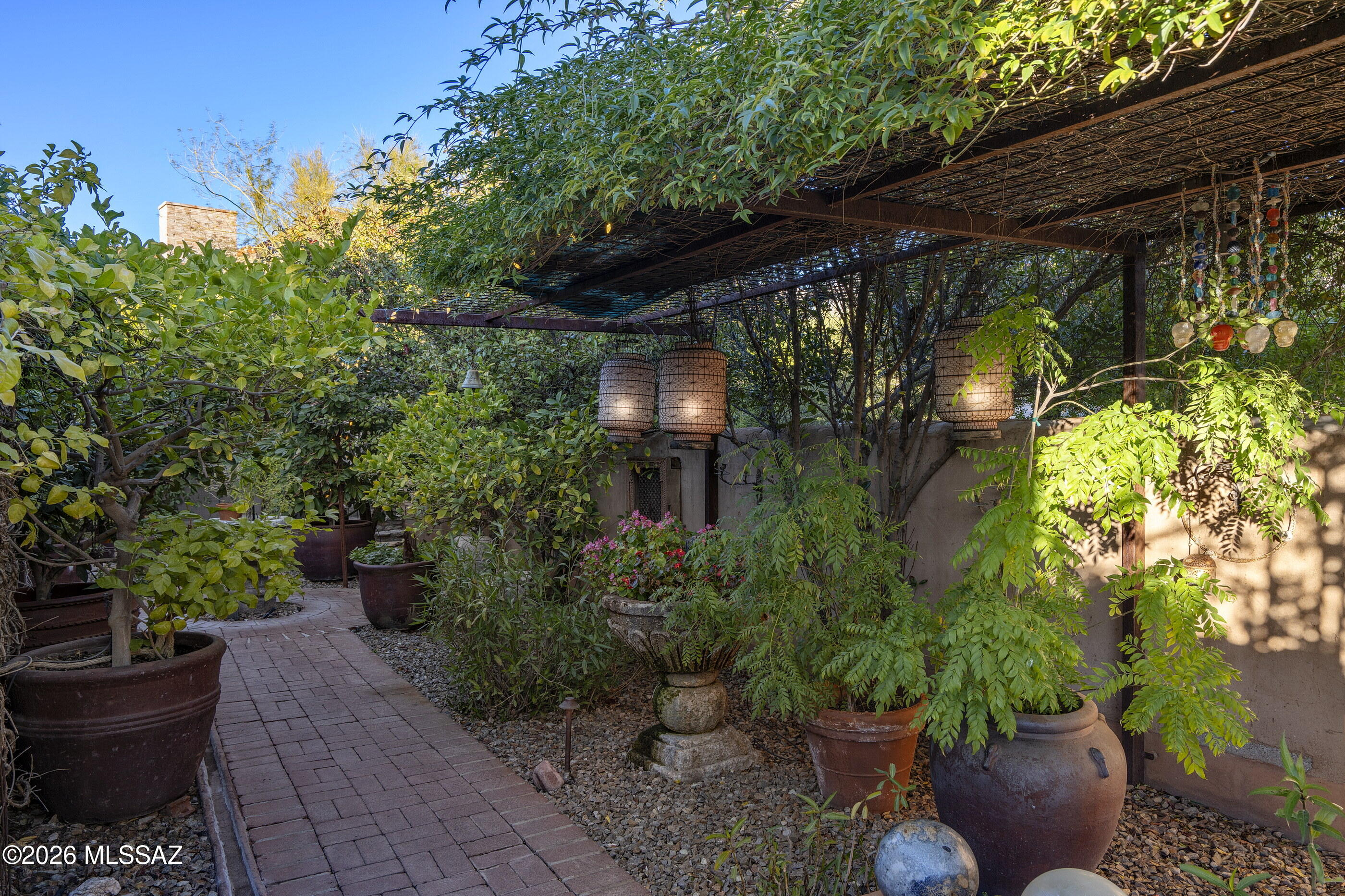 3039 E Placita Los Siete Adobes