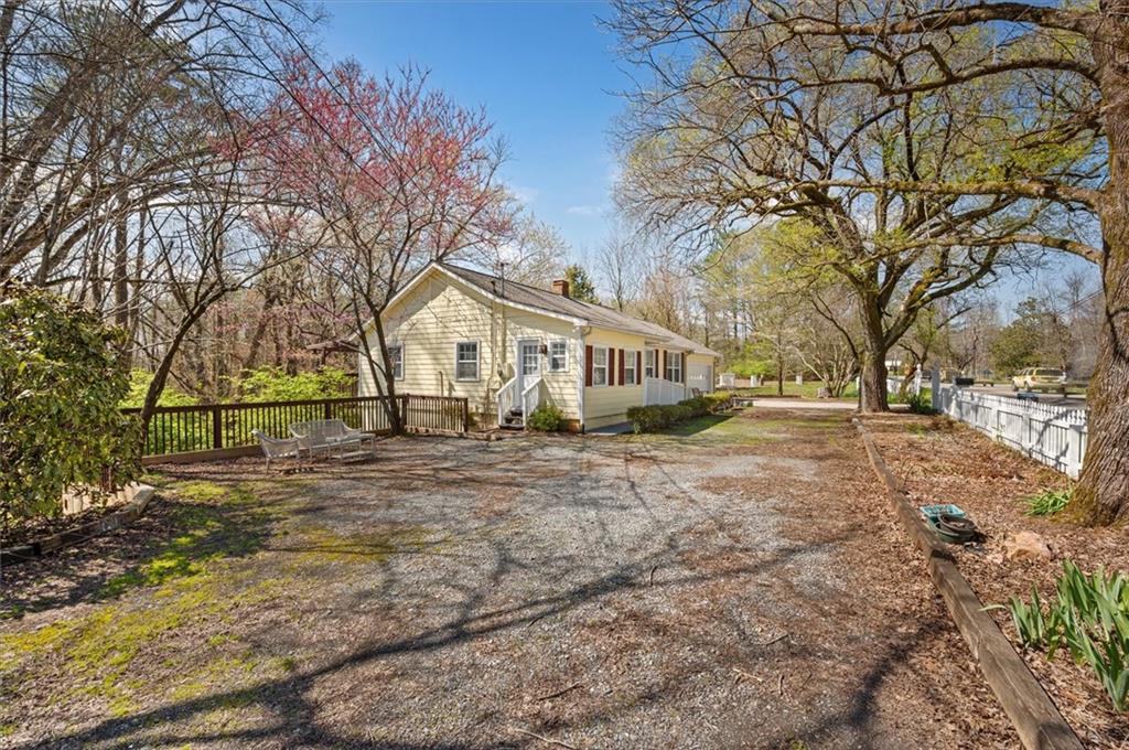 2404 REFUGE Road