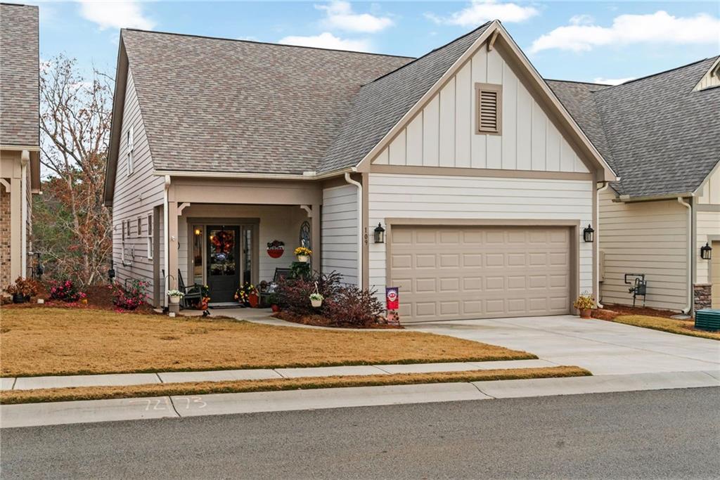 109 Grand Circle
