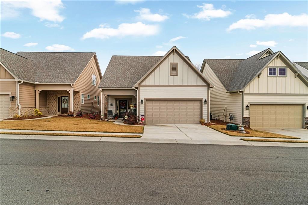 109 Grand Circle