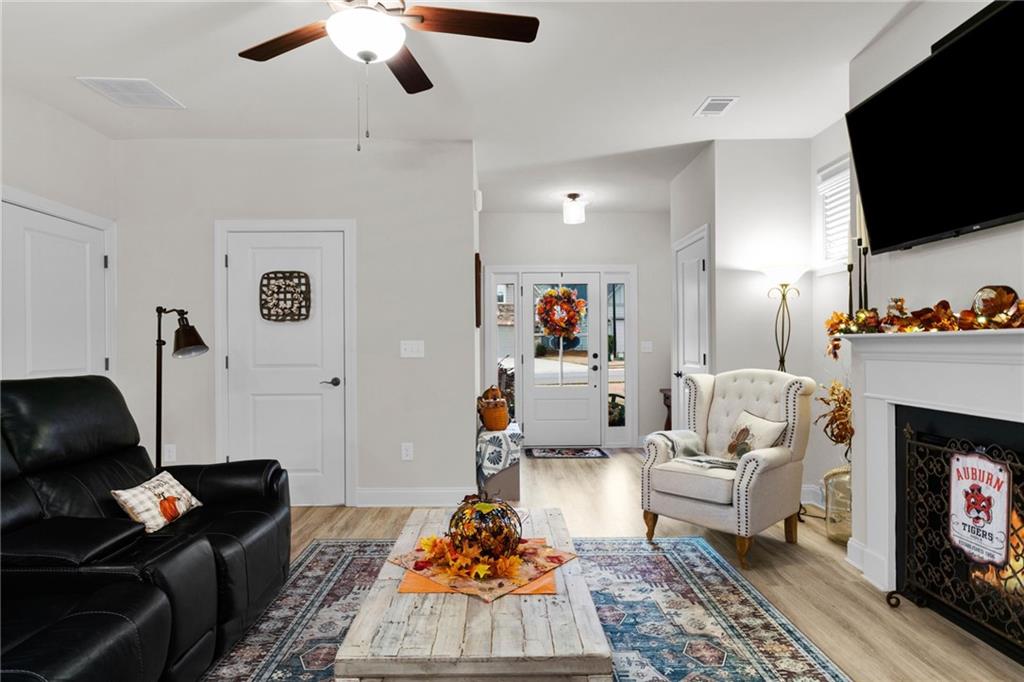 109 Grand Circle