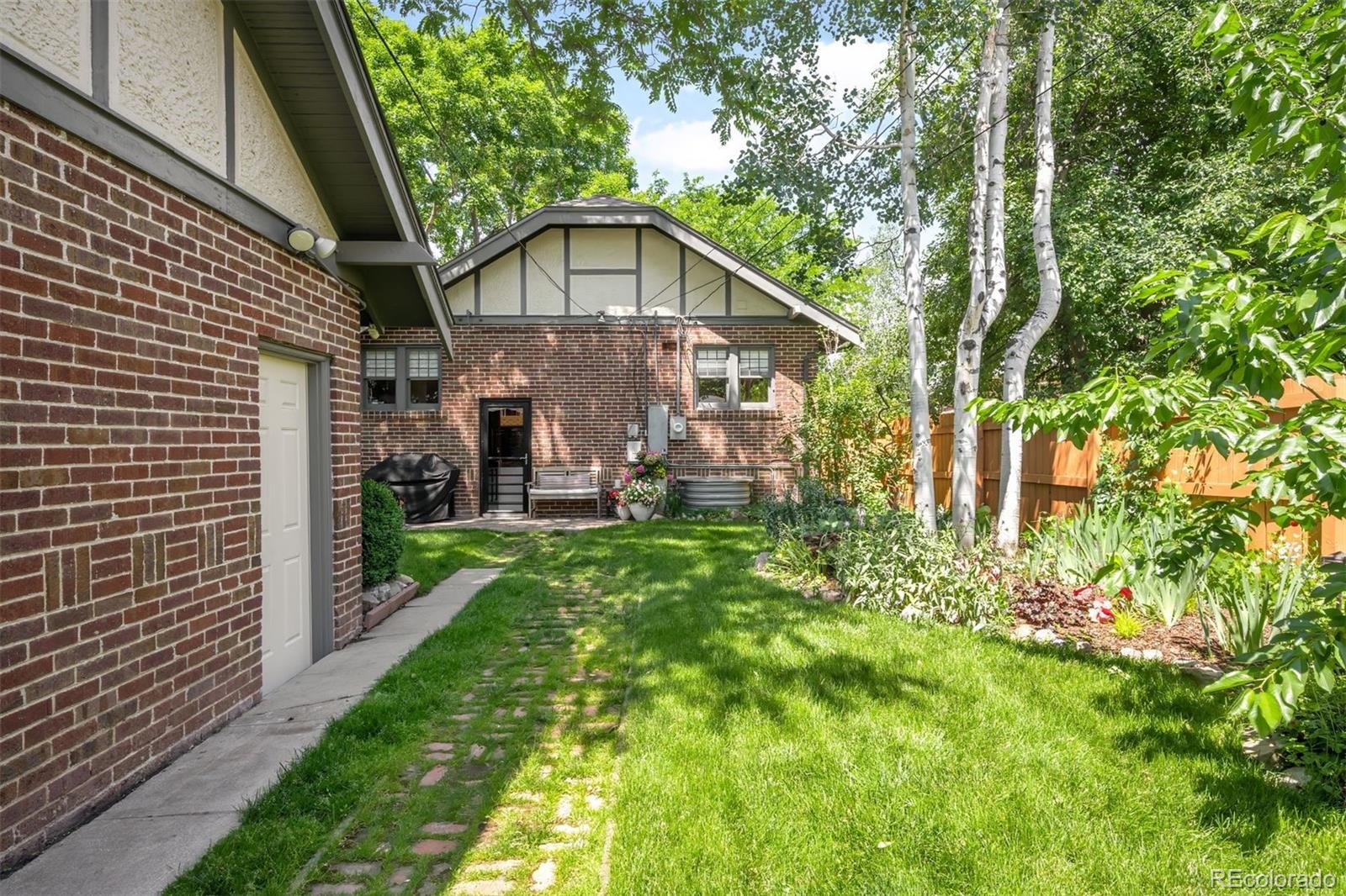 2604 Elm Street