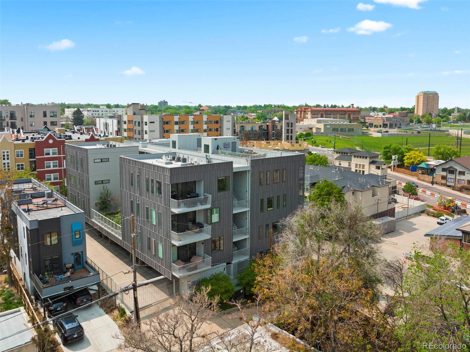 2752 Clay Street Unit: 404