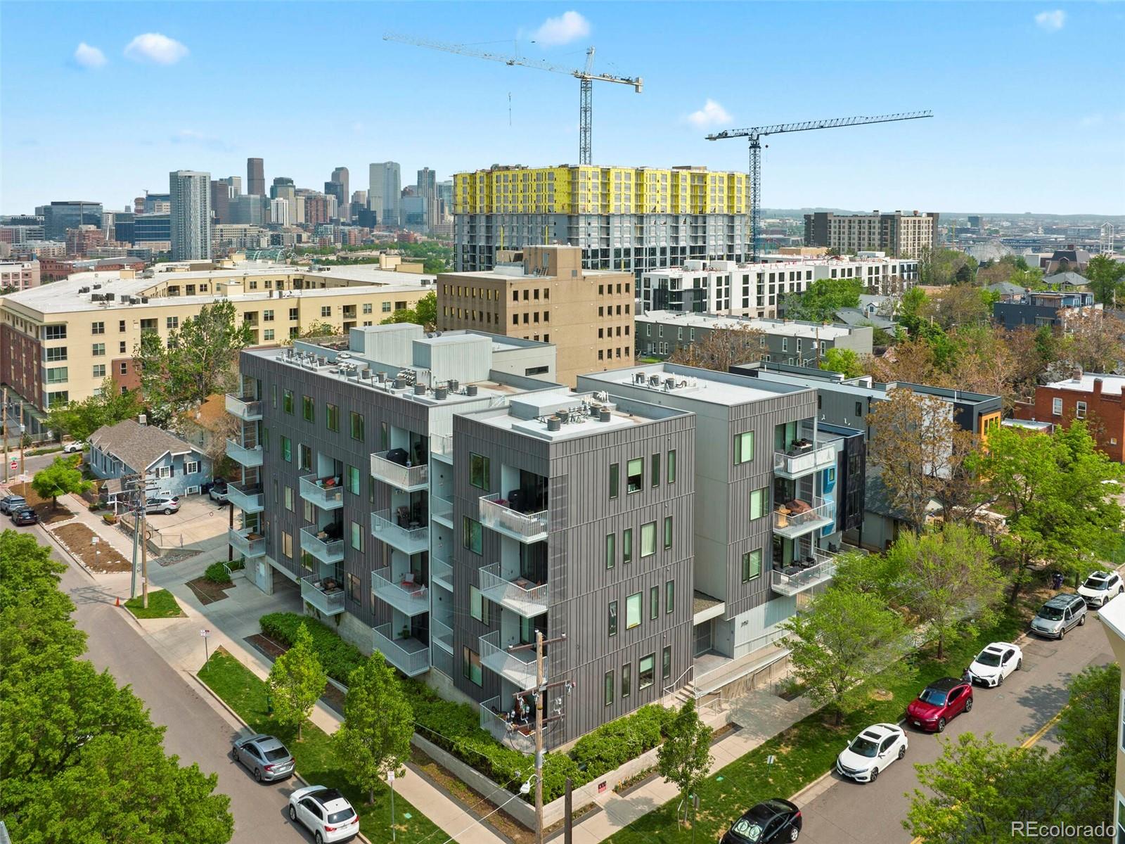 2752 Clay Street Unit: 404