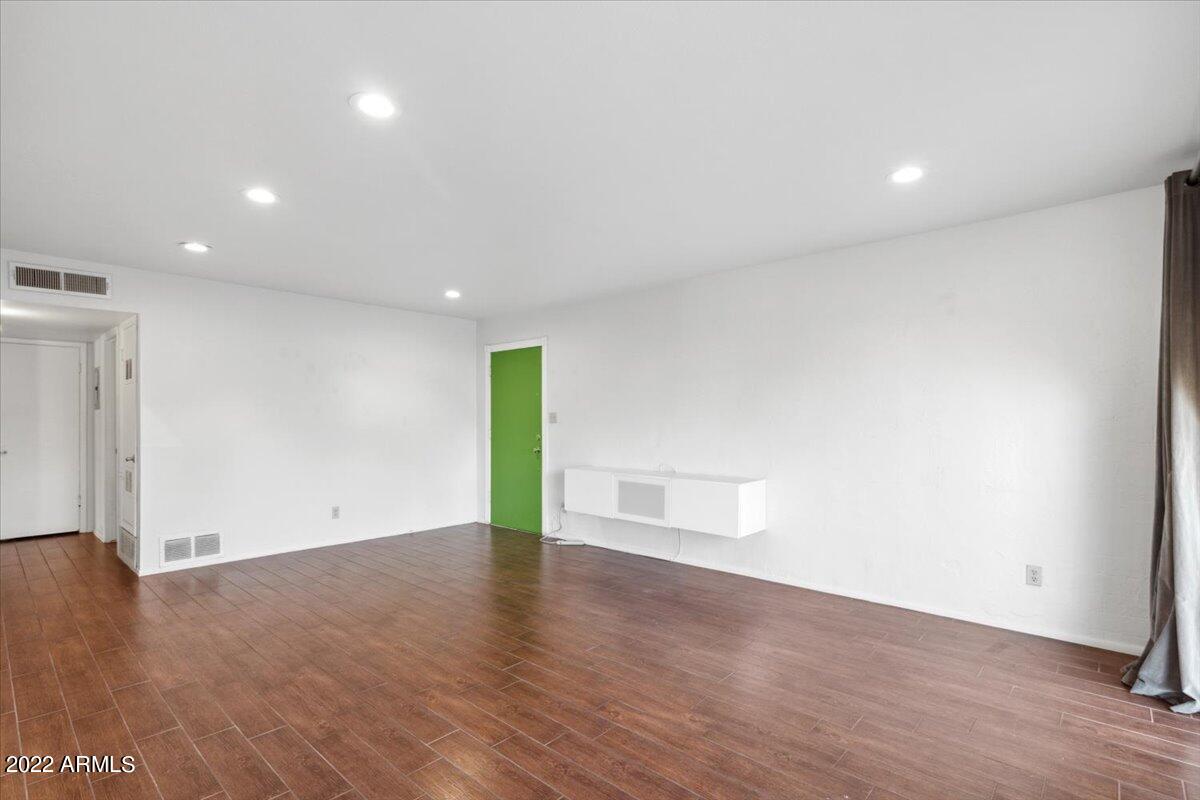 4041 E CAMELBACK Road Unit: 5