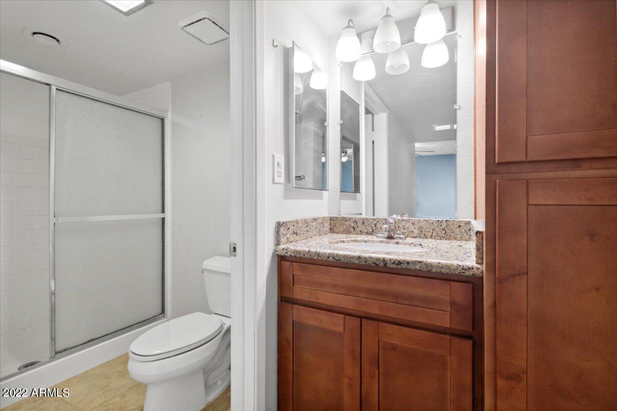 4041 E CAMELBACK Road Unit: 5