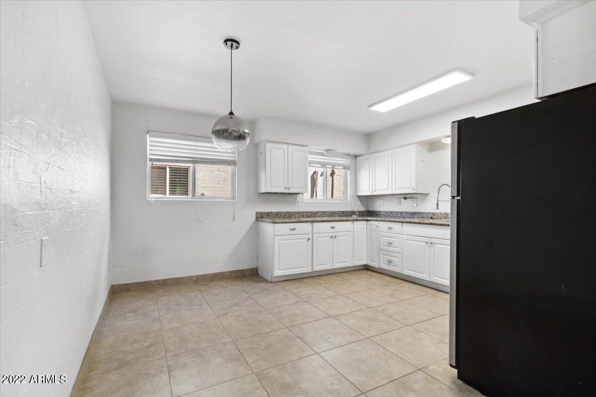 4041 E CAMELBACK Road Unit: 5