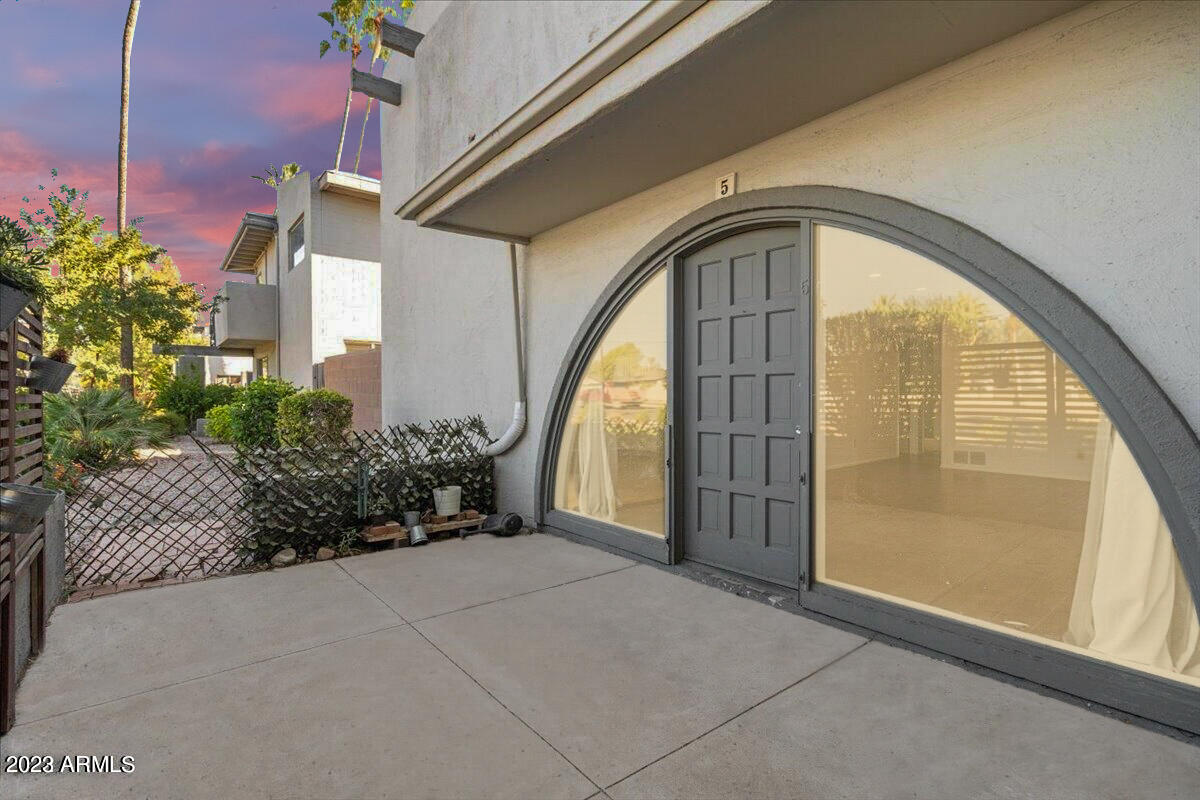 4041 E CAMELBACK Road Unit: 5