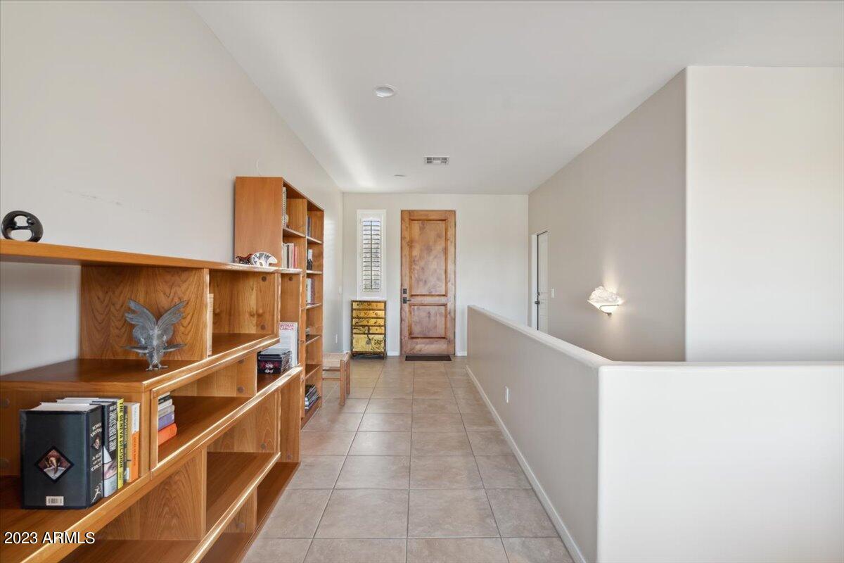 10005 N 1ST Drive
