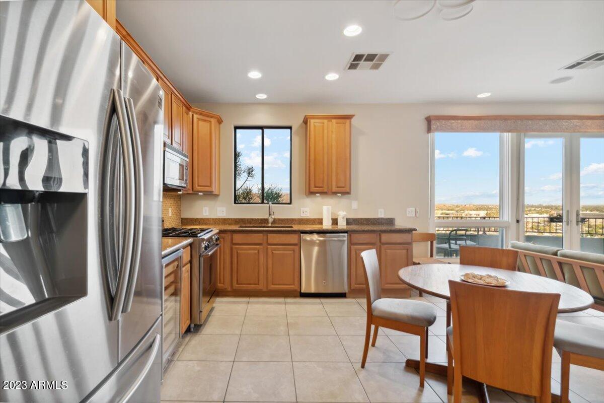 10005 N 1ST Drive