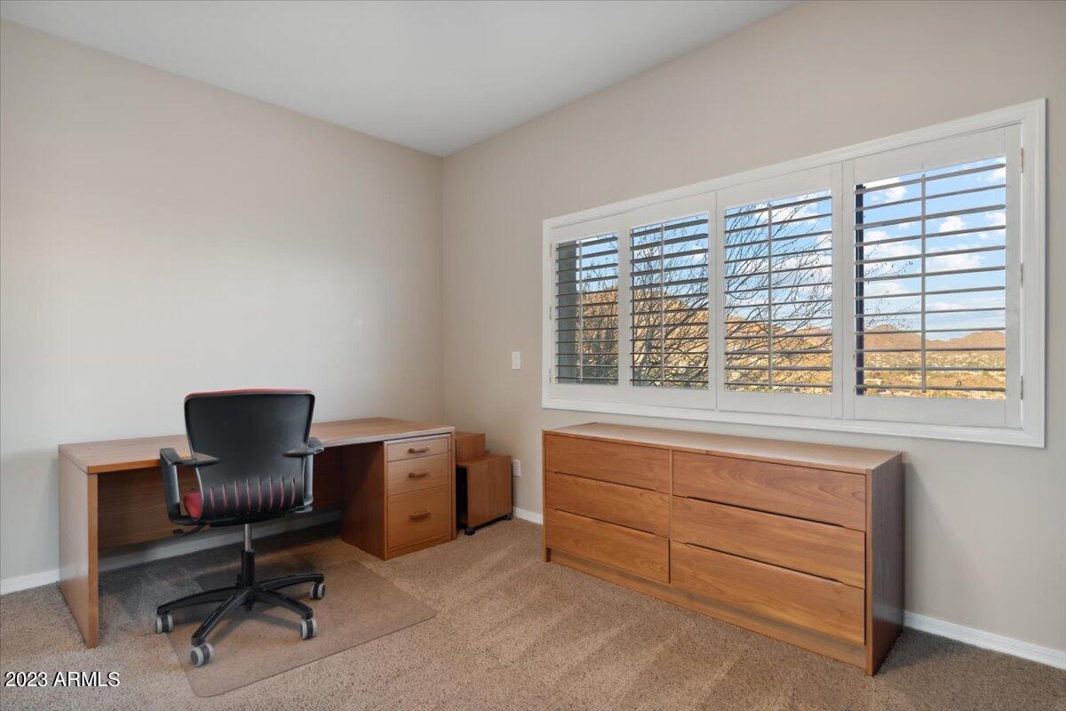 10005 N 1ST Drive