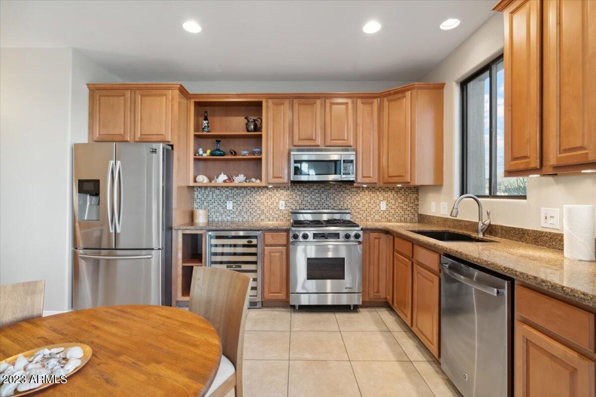 10005 N 1ST Drive