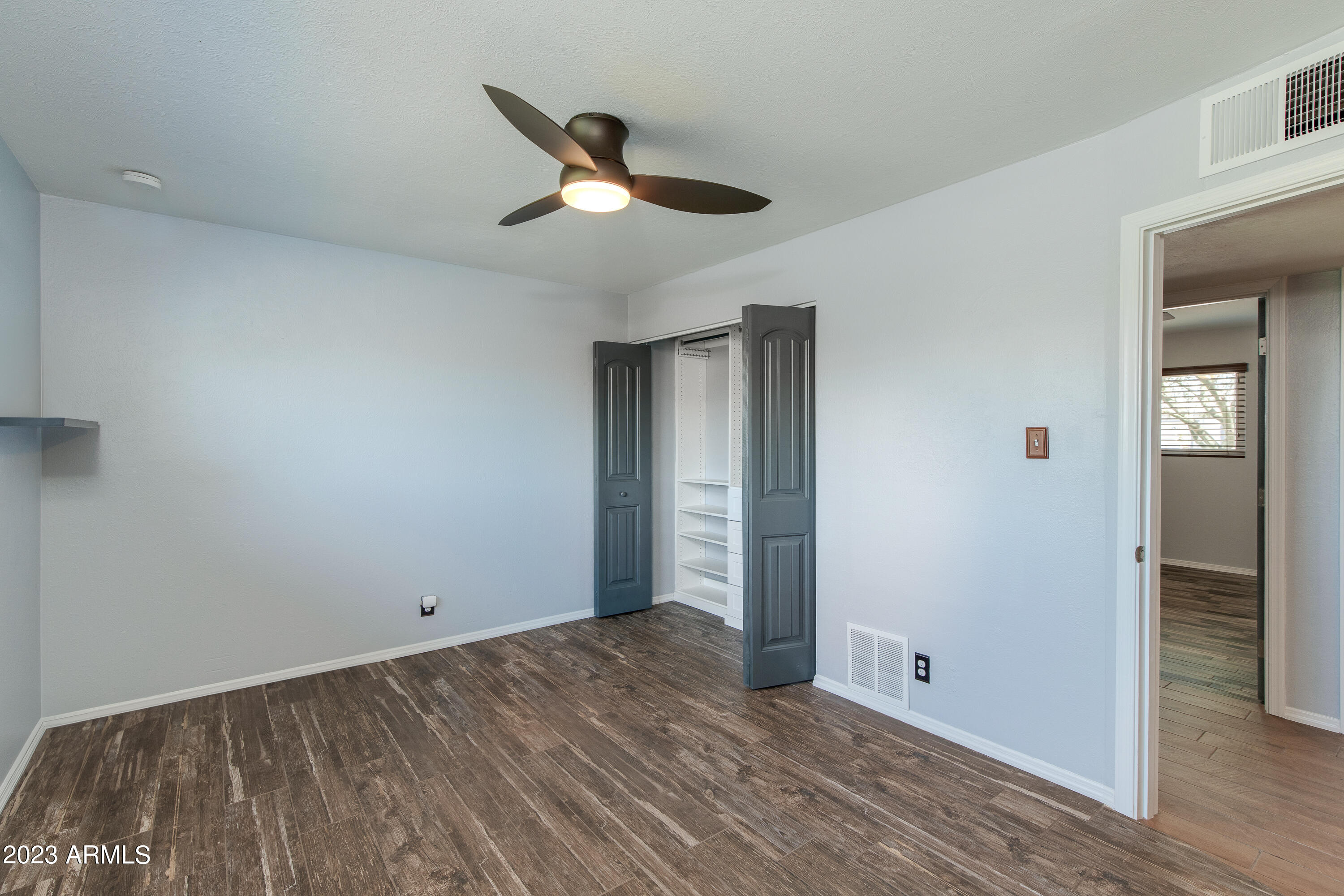 2525 W Orchid Lane