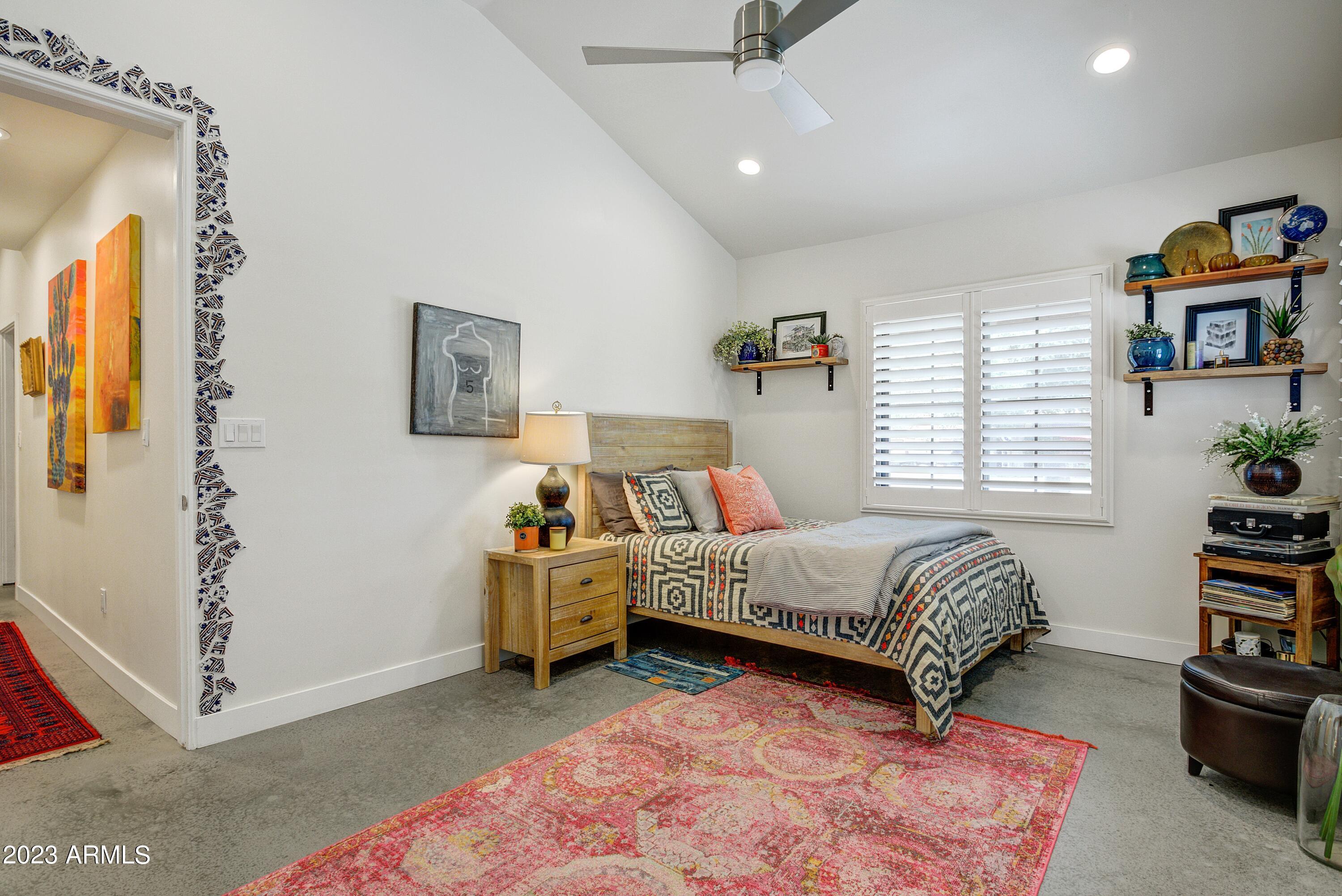 4036 E VERNON Avenue