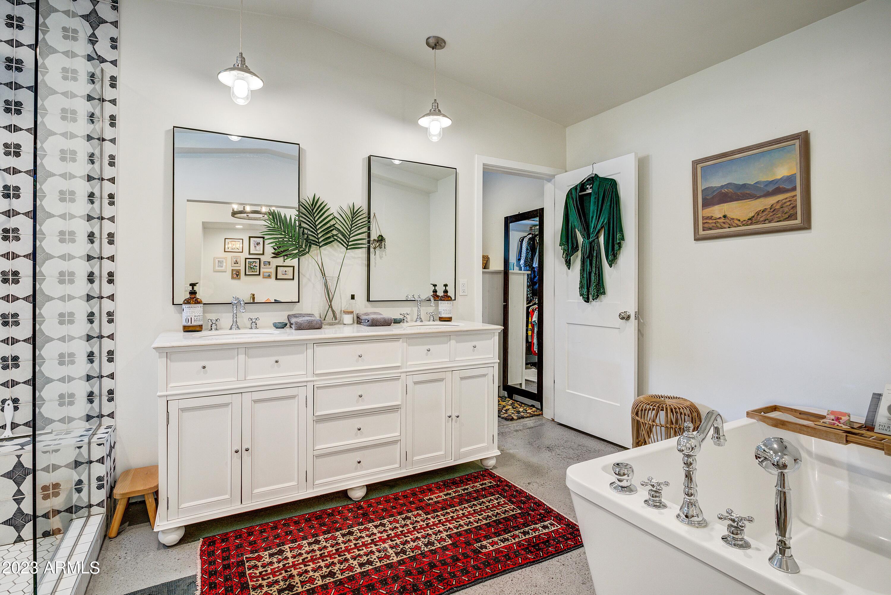 4036 E VERNON Avenue