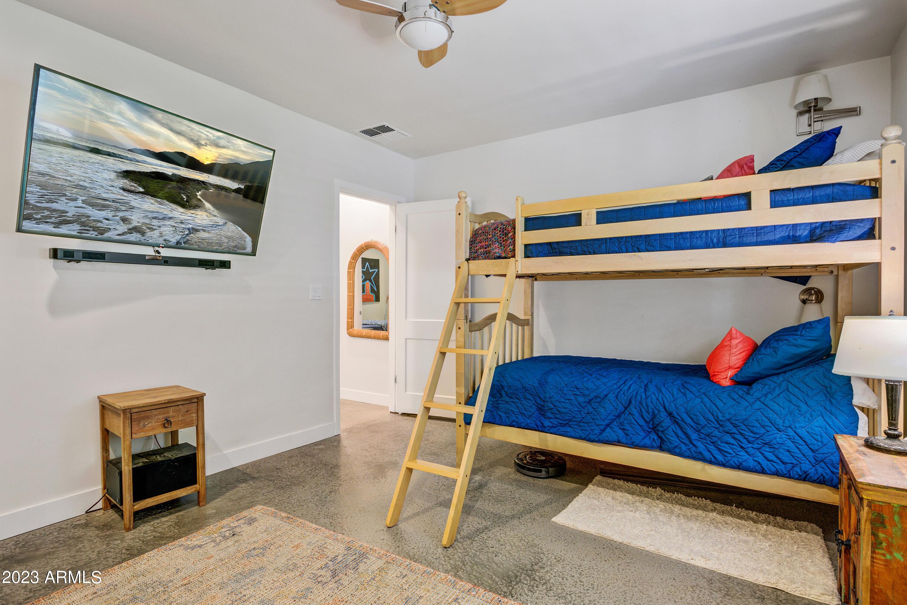 4036 E VERNON Avenue