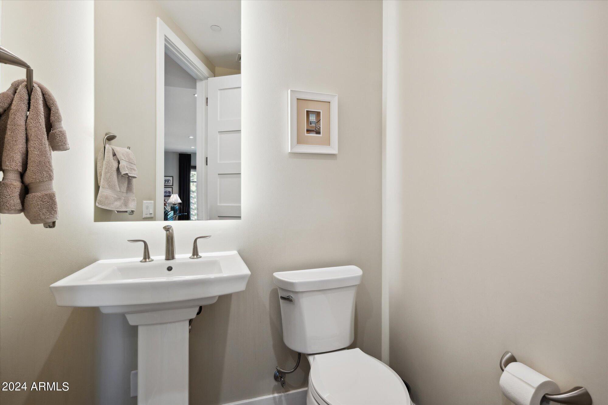 6166 N SCOTTSDALE Road Unit: A2006