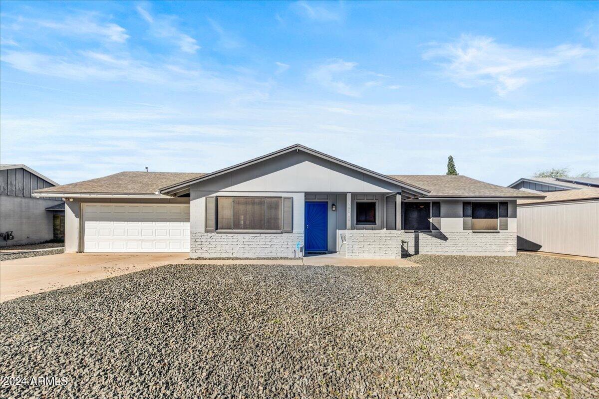 3930 E MERCER Lane