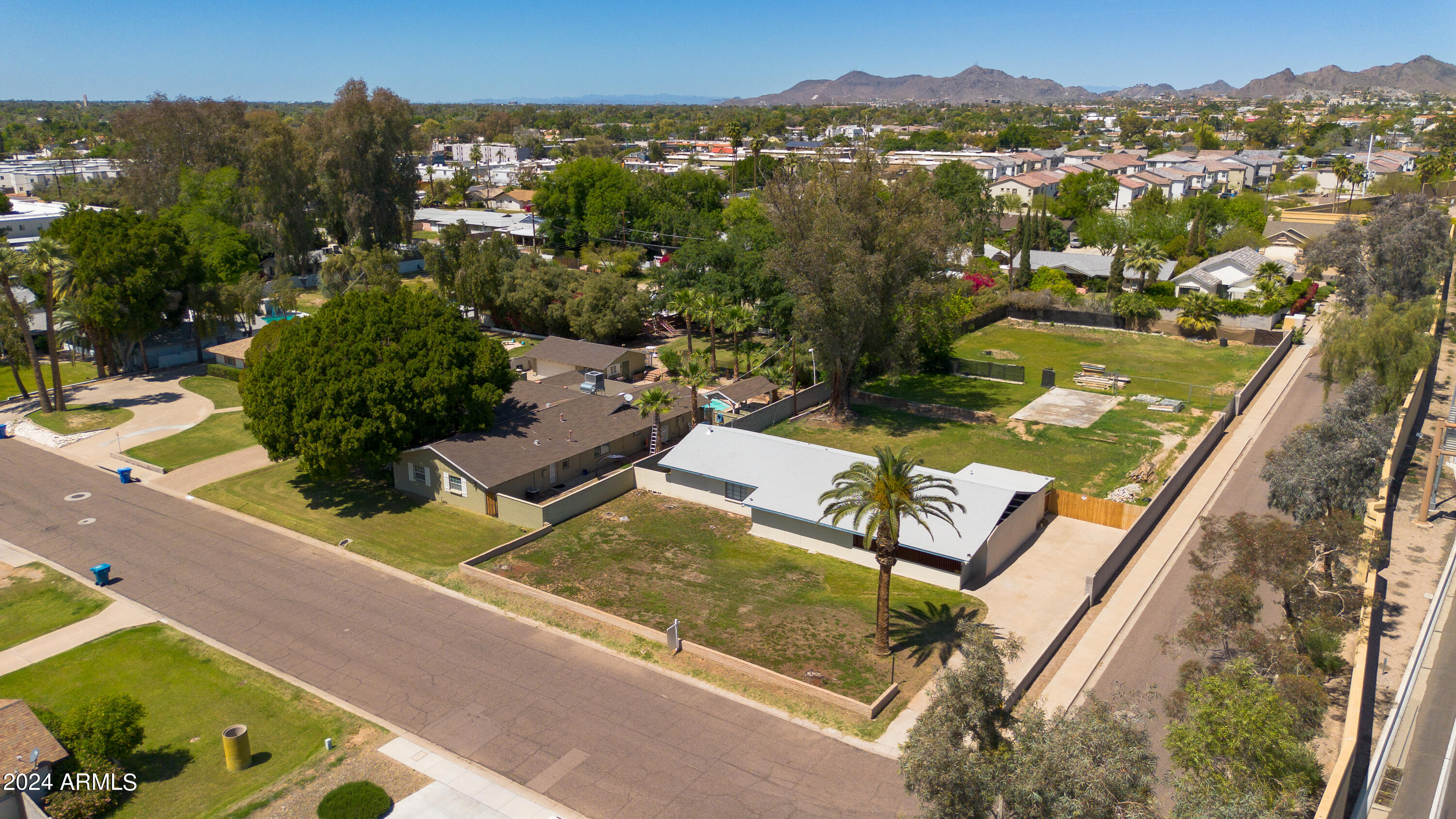 1730 E ROSE Lane