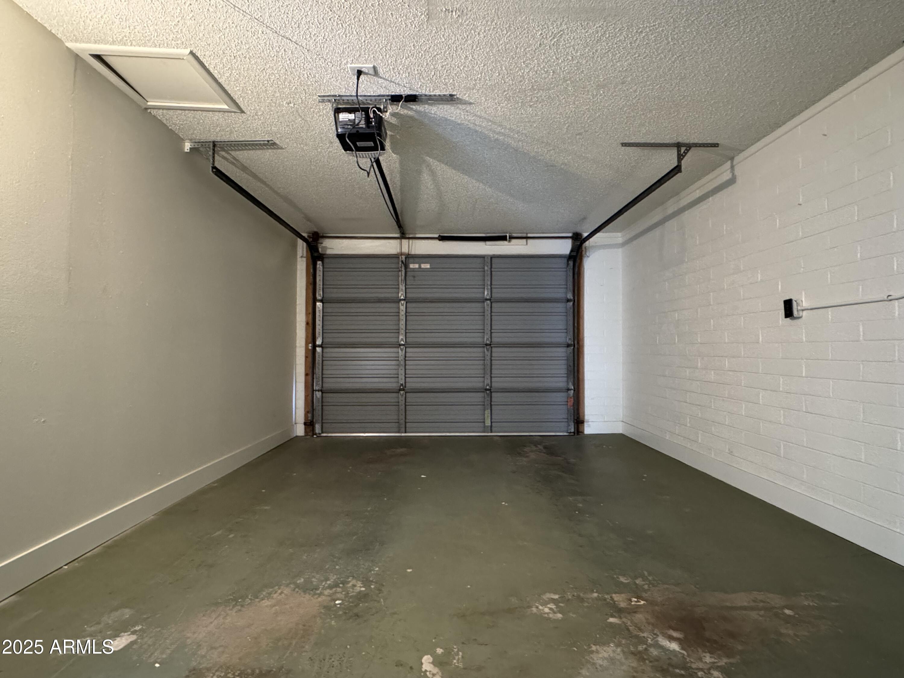1173 E CORDOVA Avenue