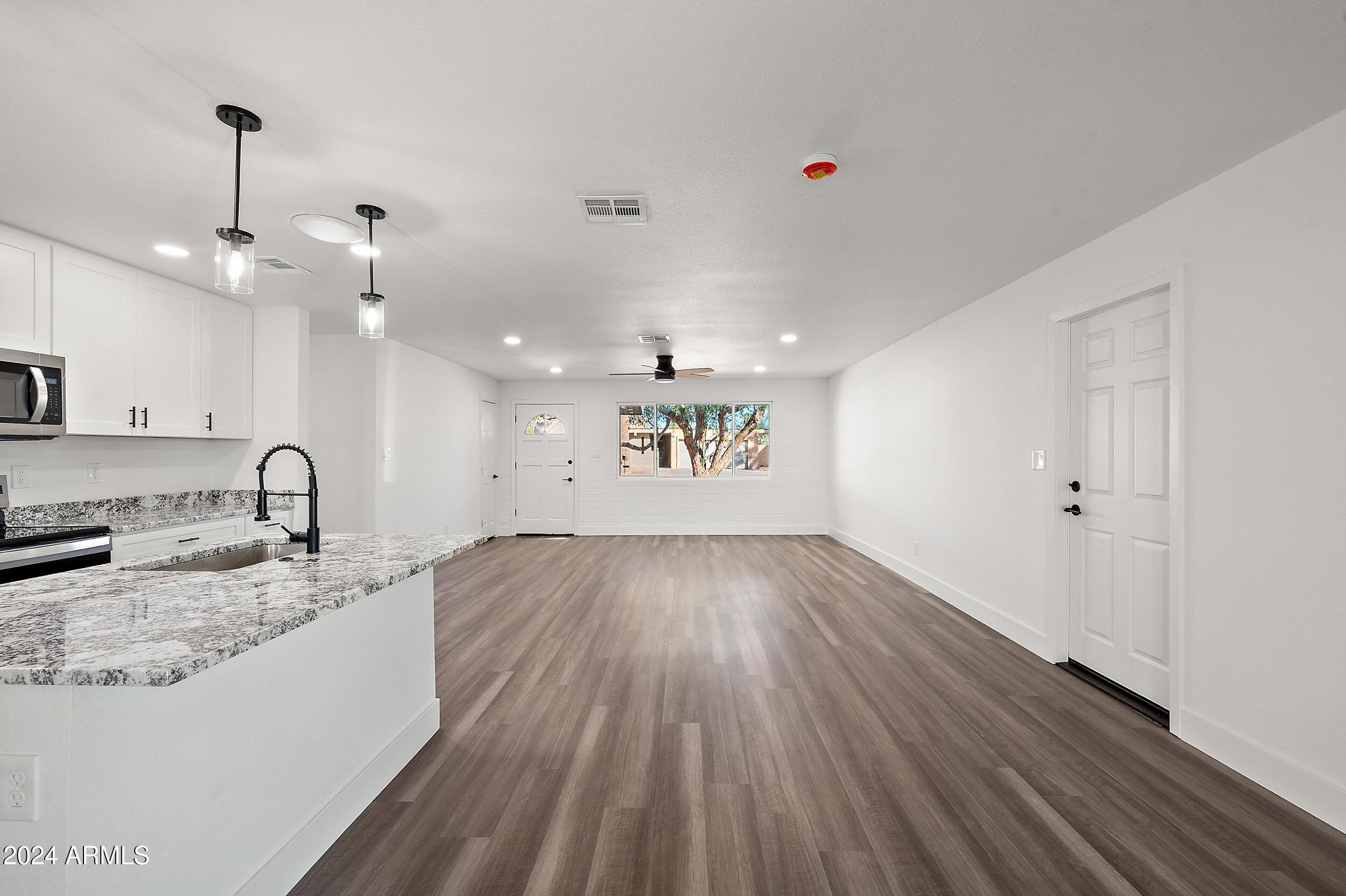 1173 E CORDOVA Avenue