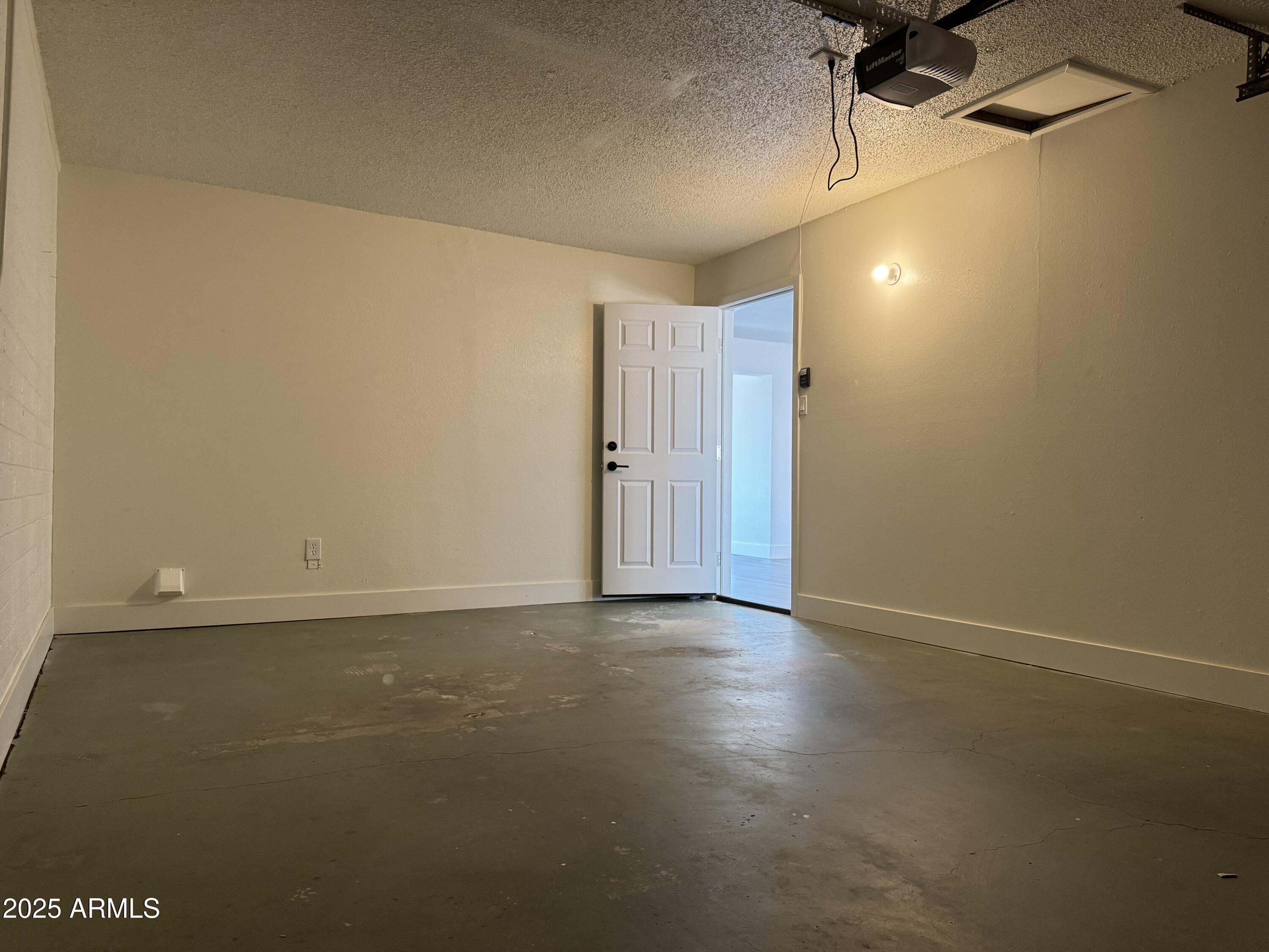 1173 E CORDOVA Avenue