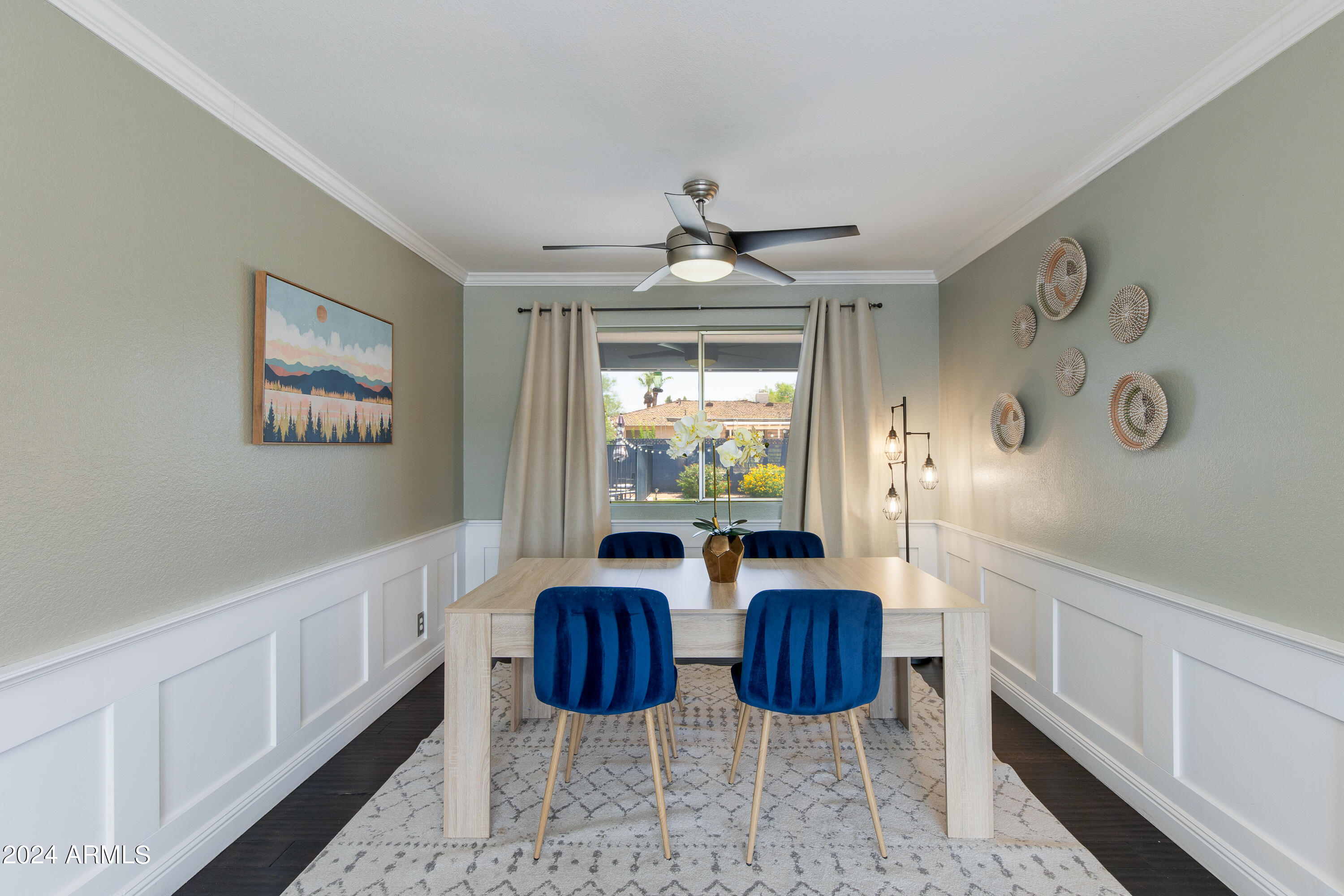 2011 E LA JOLLA Drive