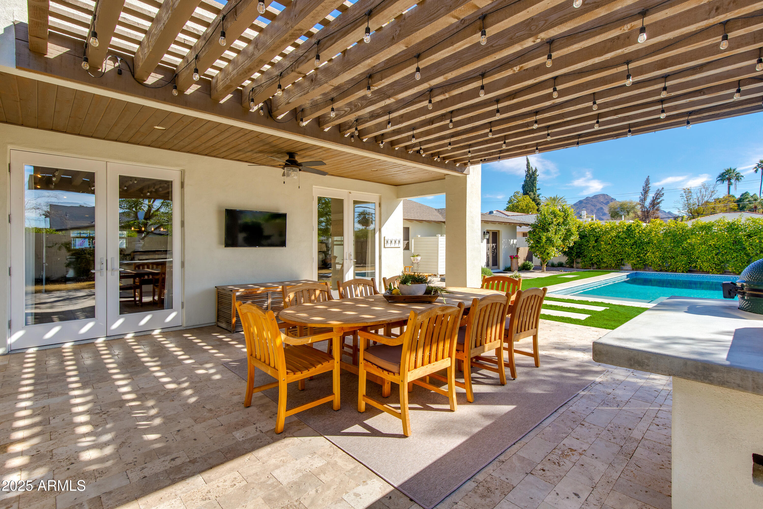 3727 E HIGHLAND Avenue