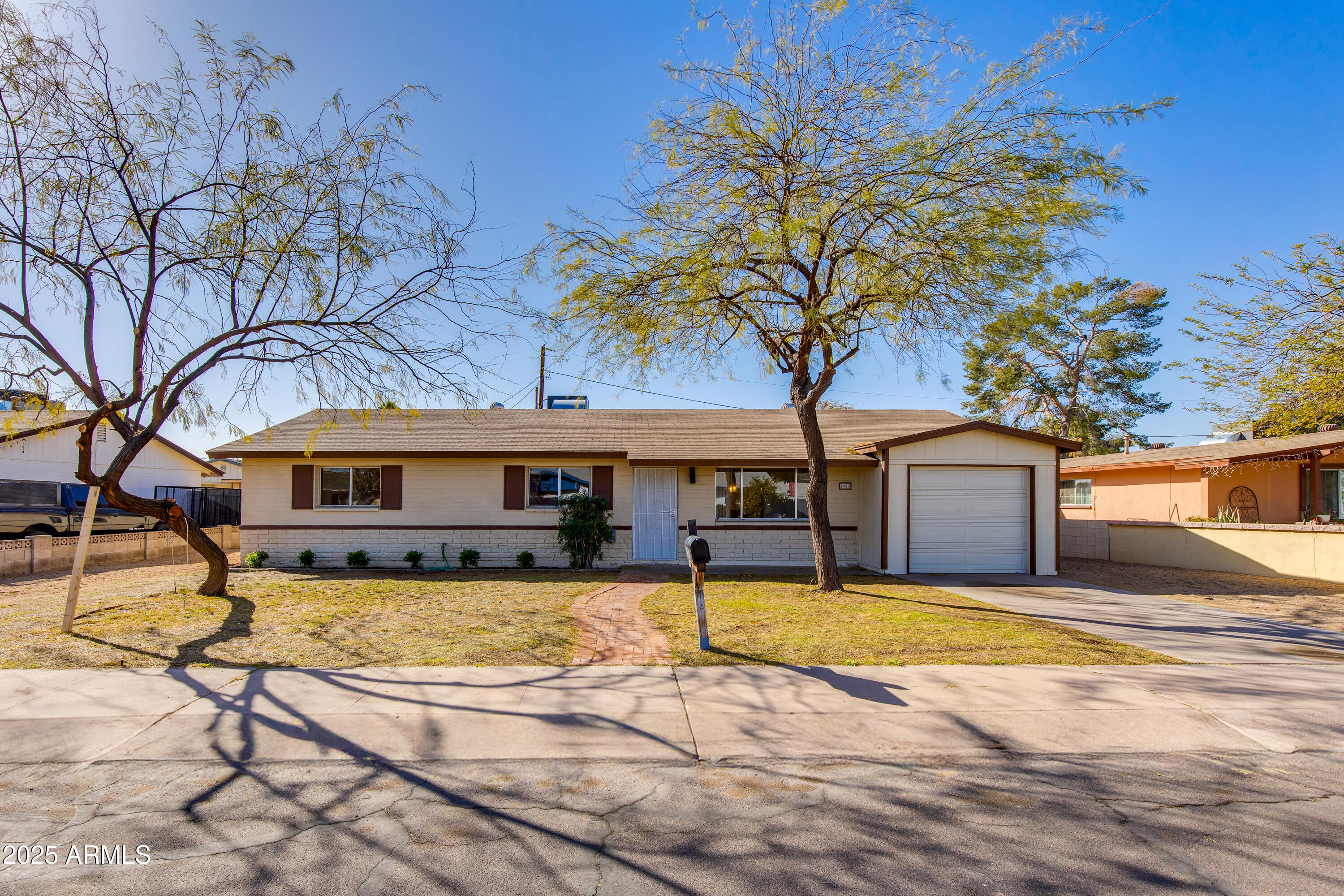 2515 E KAREN Drive