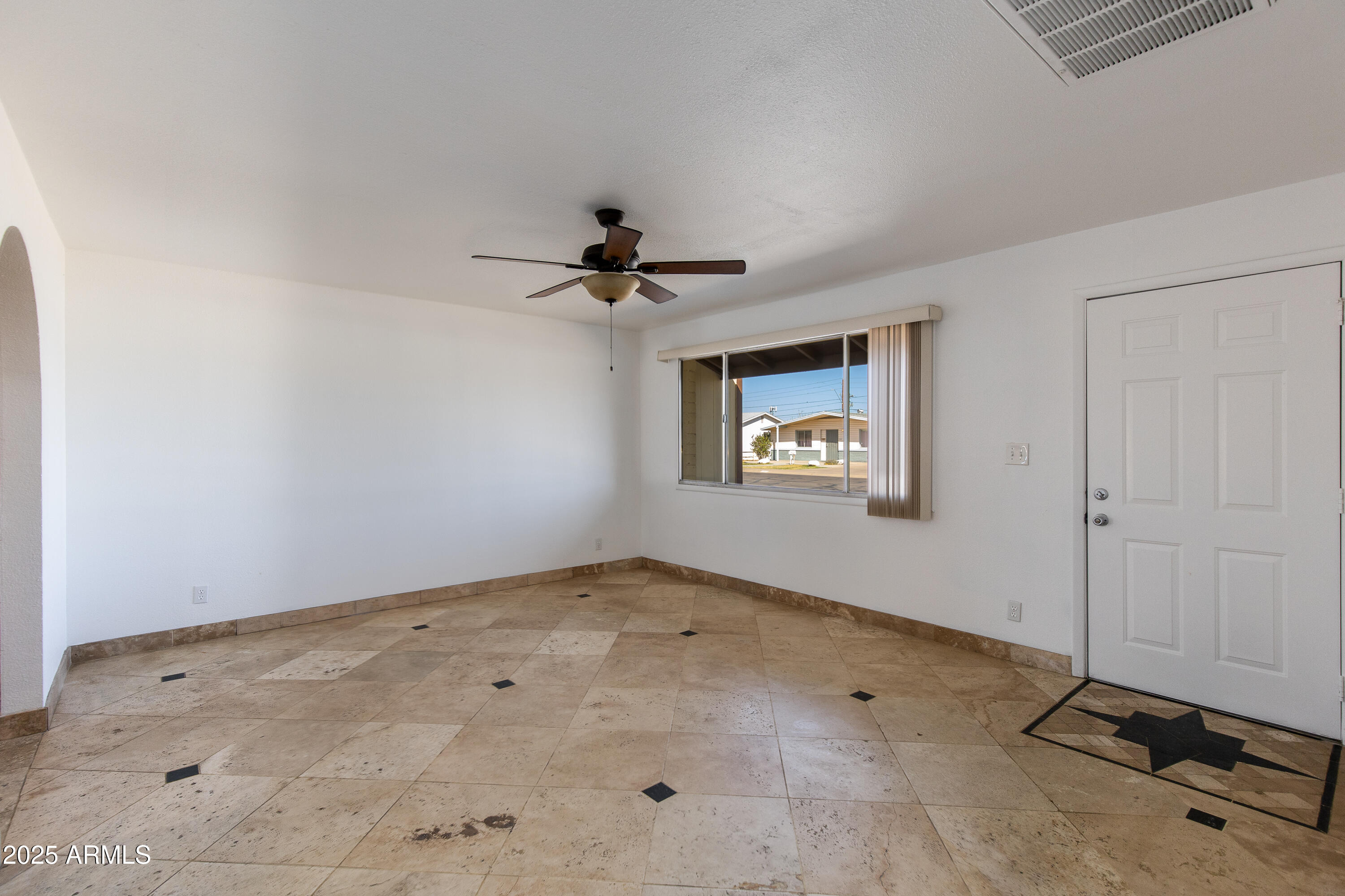 2515 E KAREN Drive