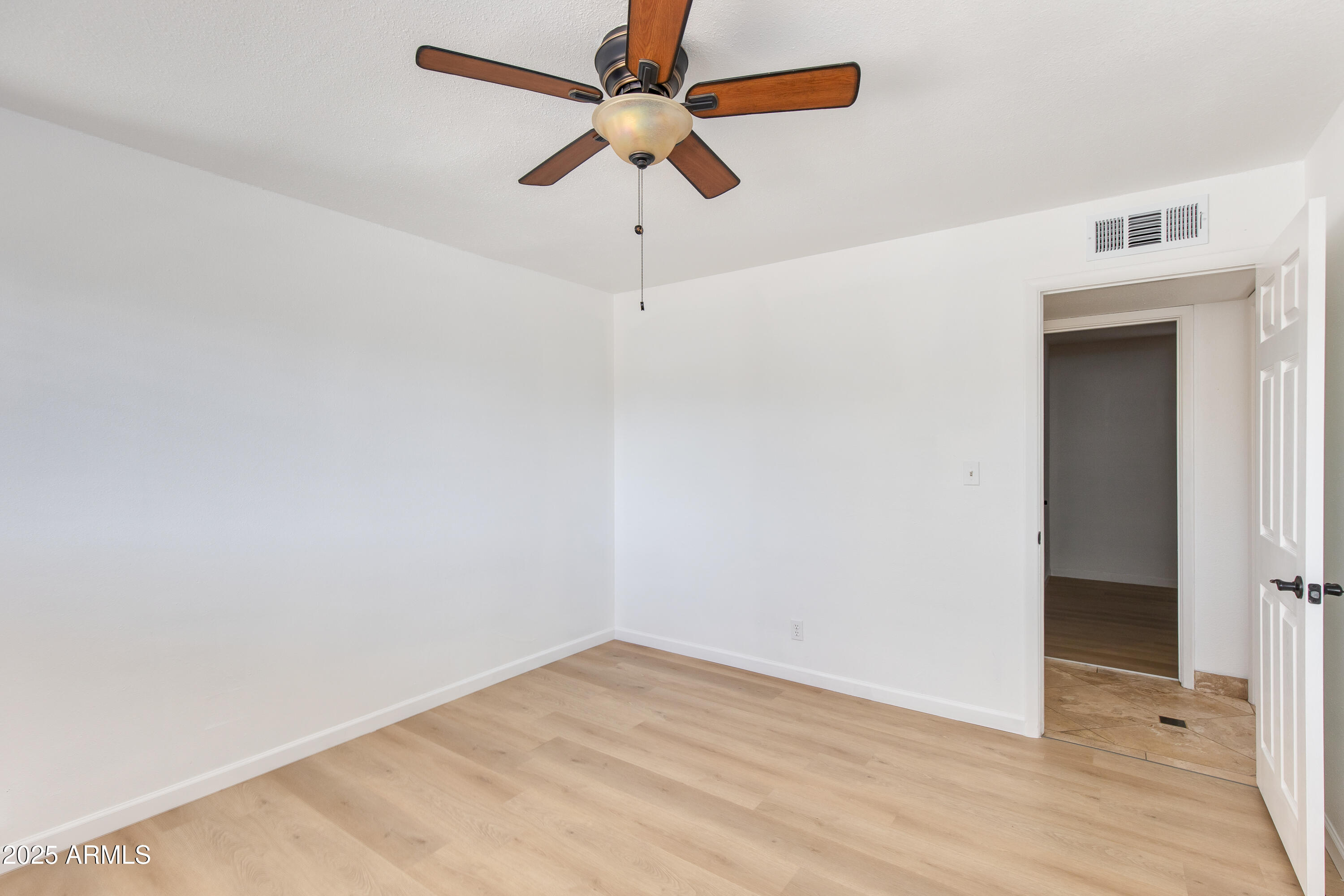 2515 E KAREN Drive