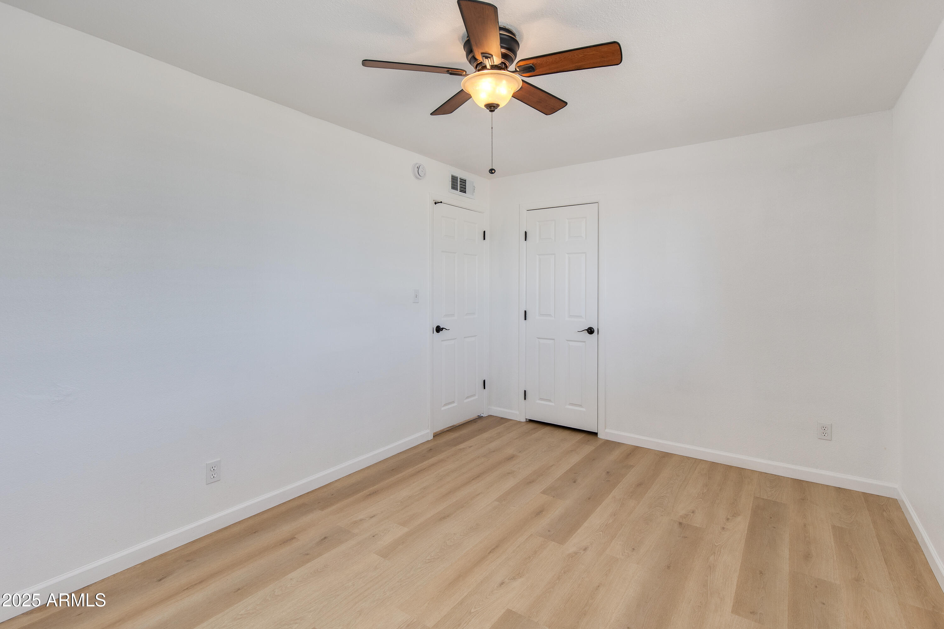 2515 E KAREN Drive