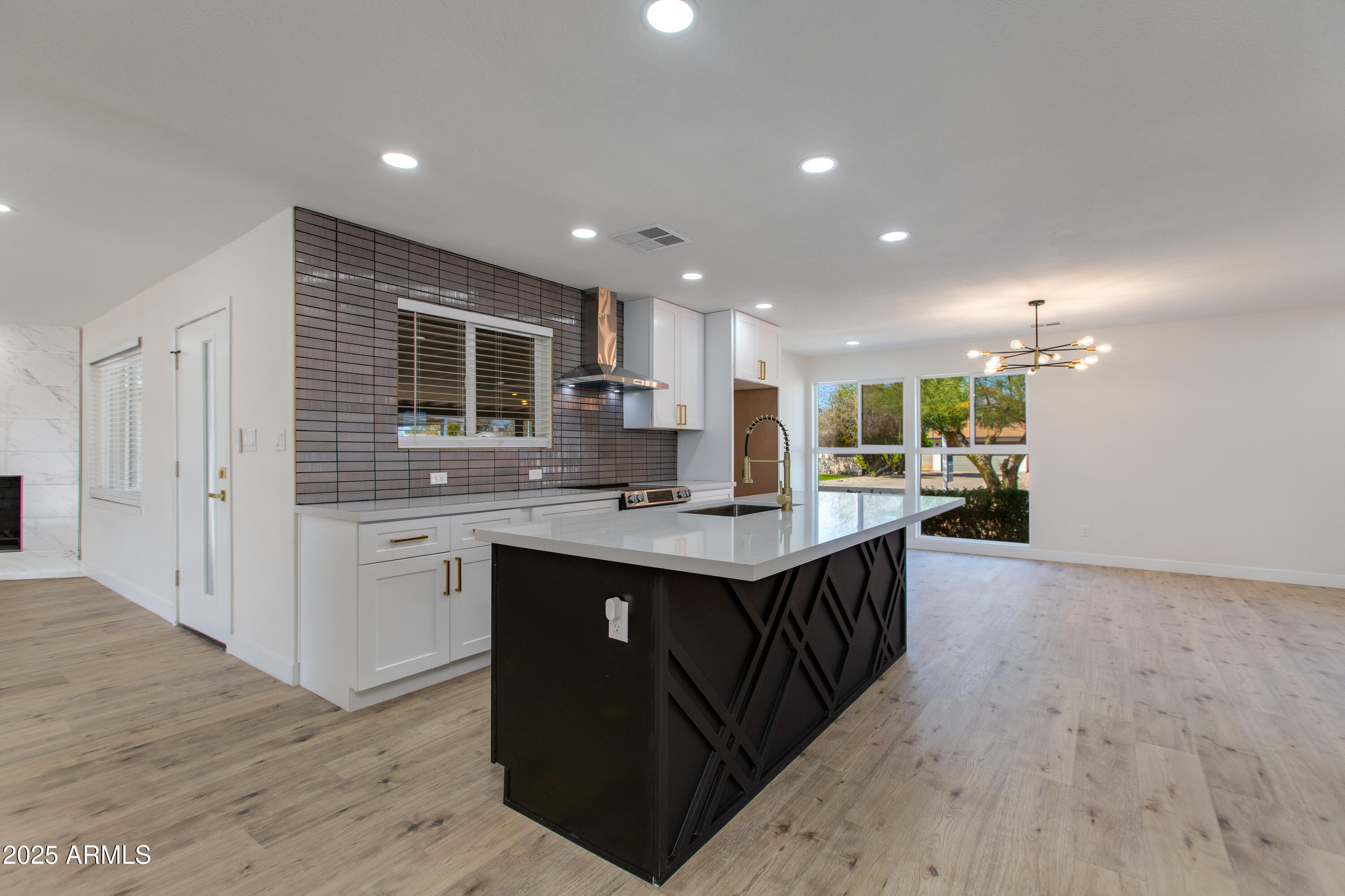 1237 E LA JOLLA Drive