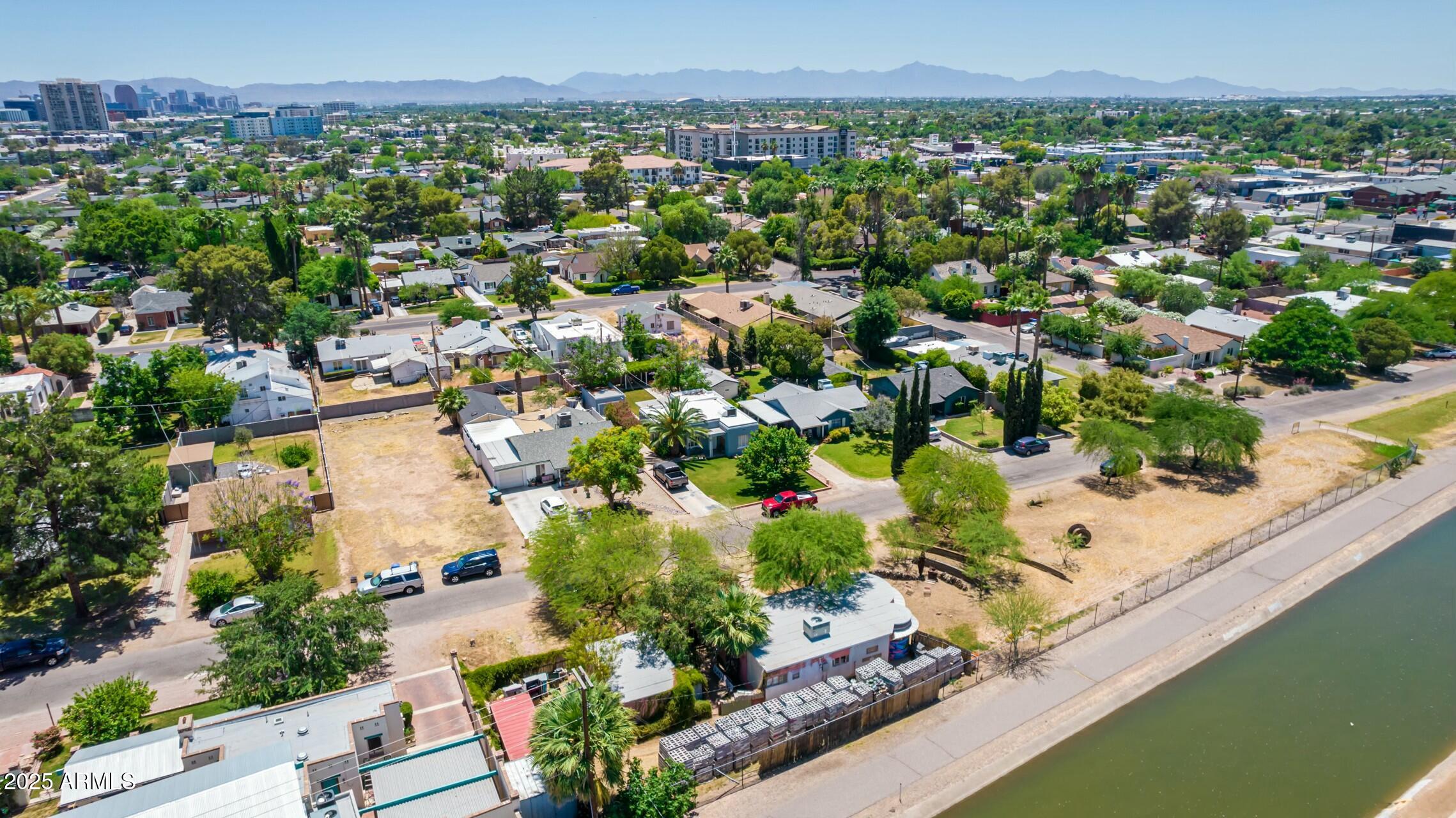 330 W MINNEZONA Avenue