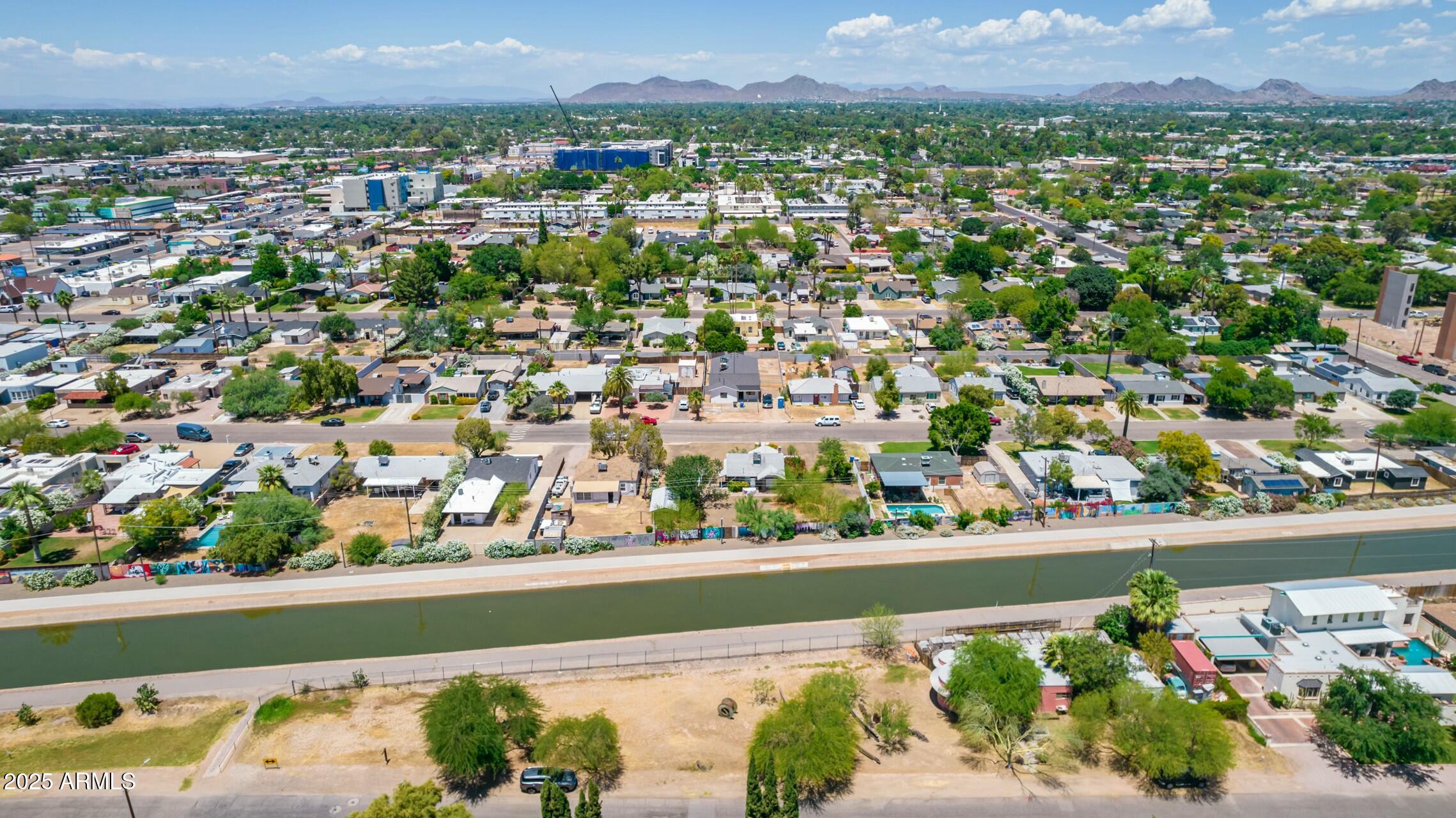 330 W MINNEZONA Avenue