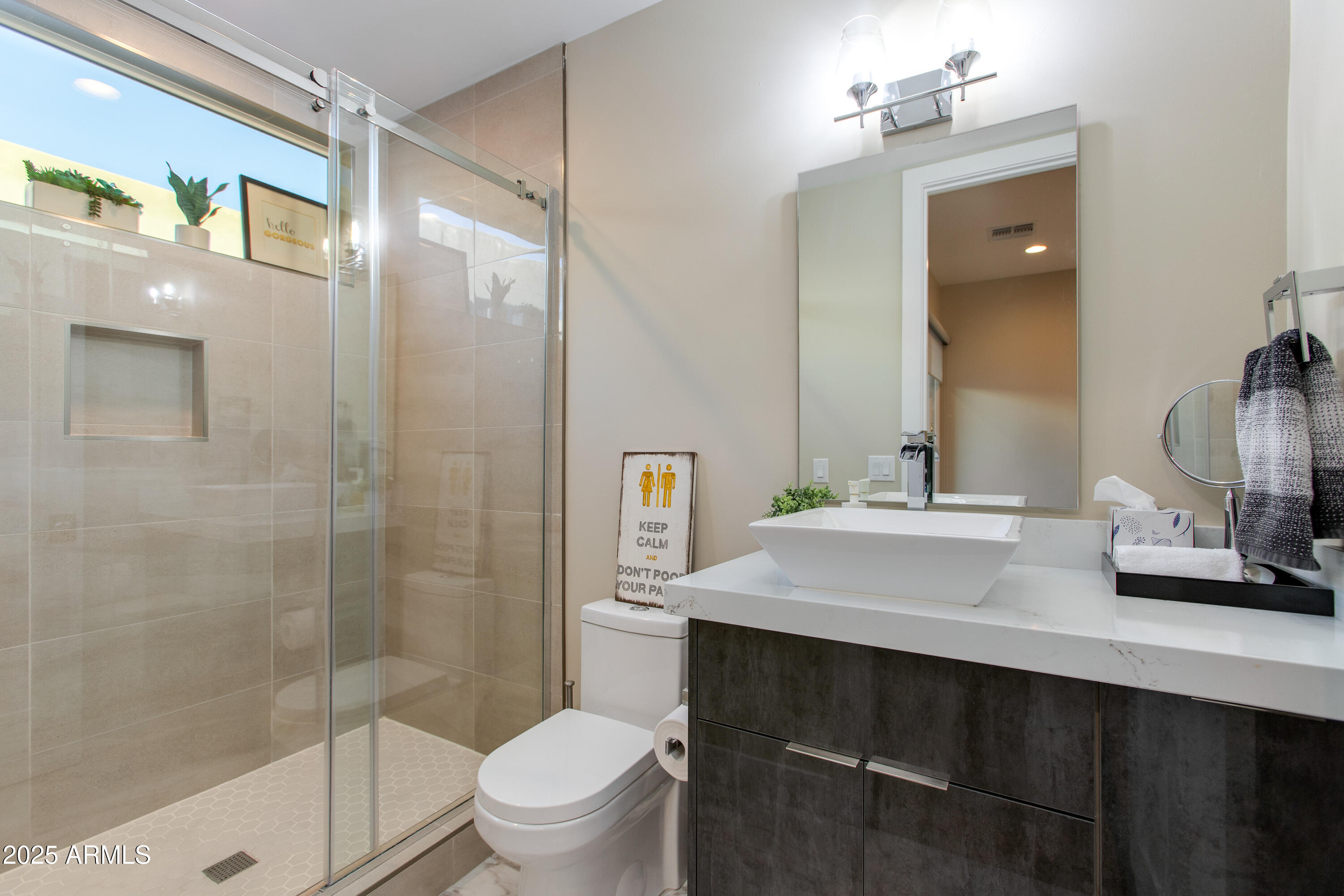 340 E OSBORN Road, 1