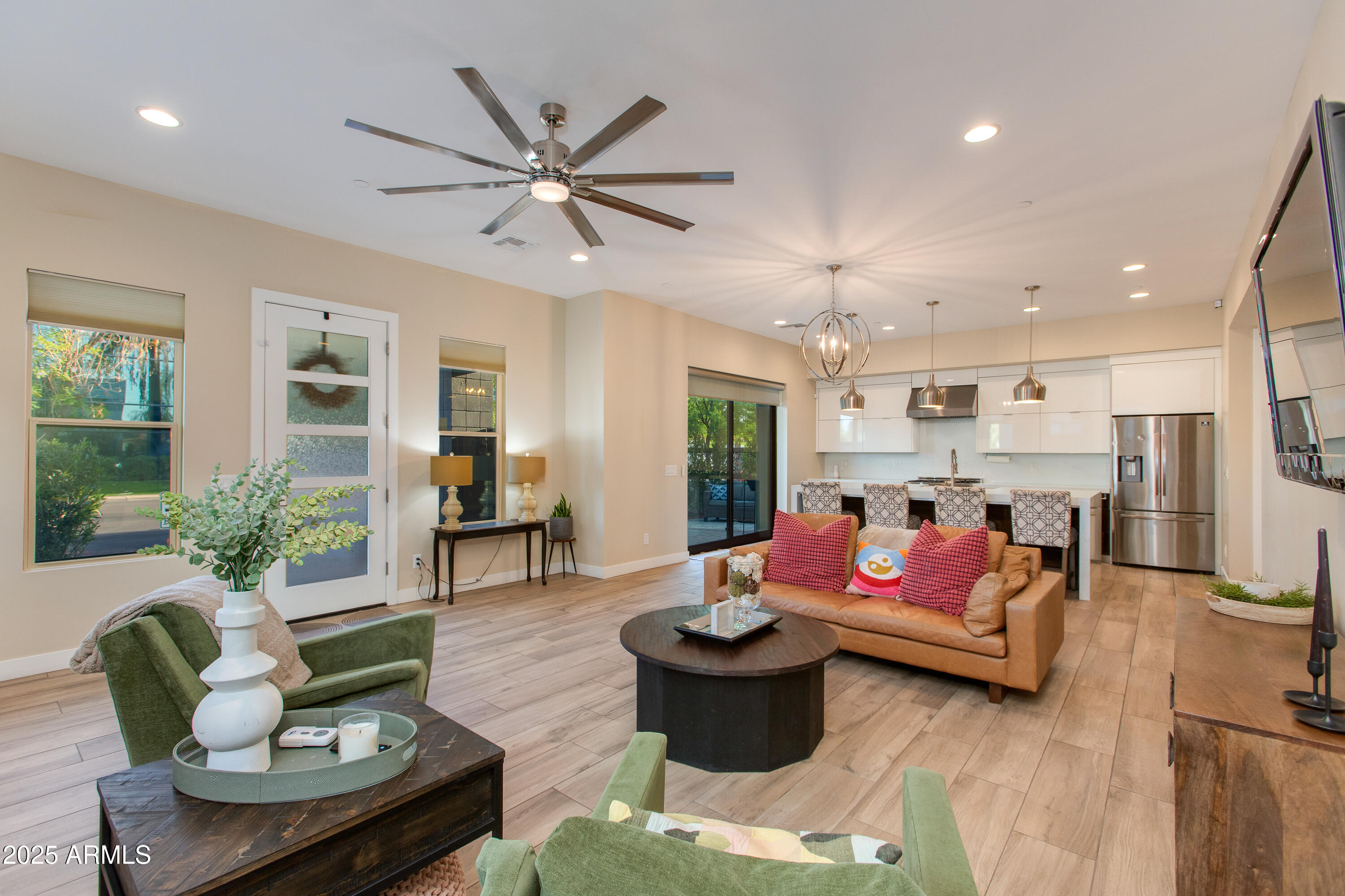 340 E OSBORN Road, 1