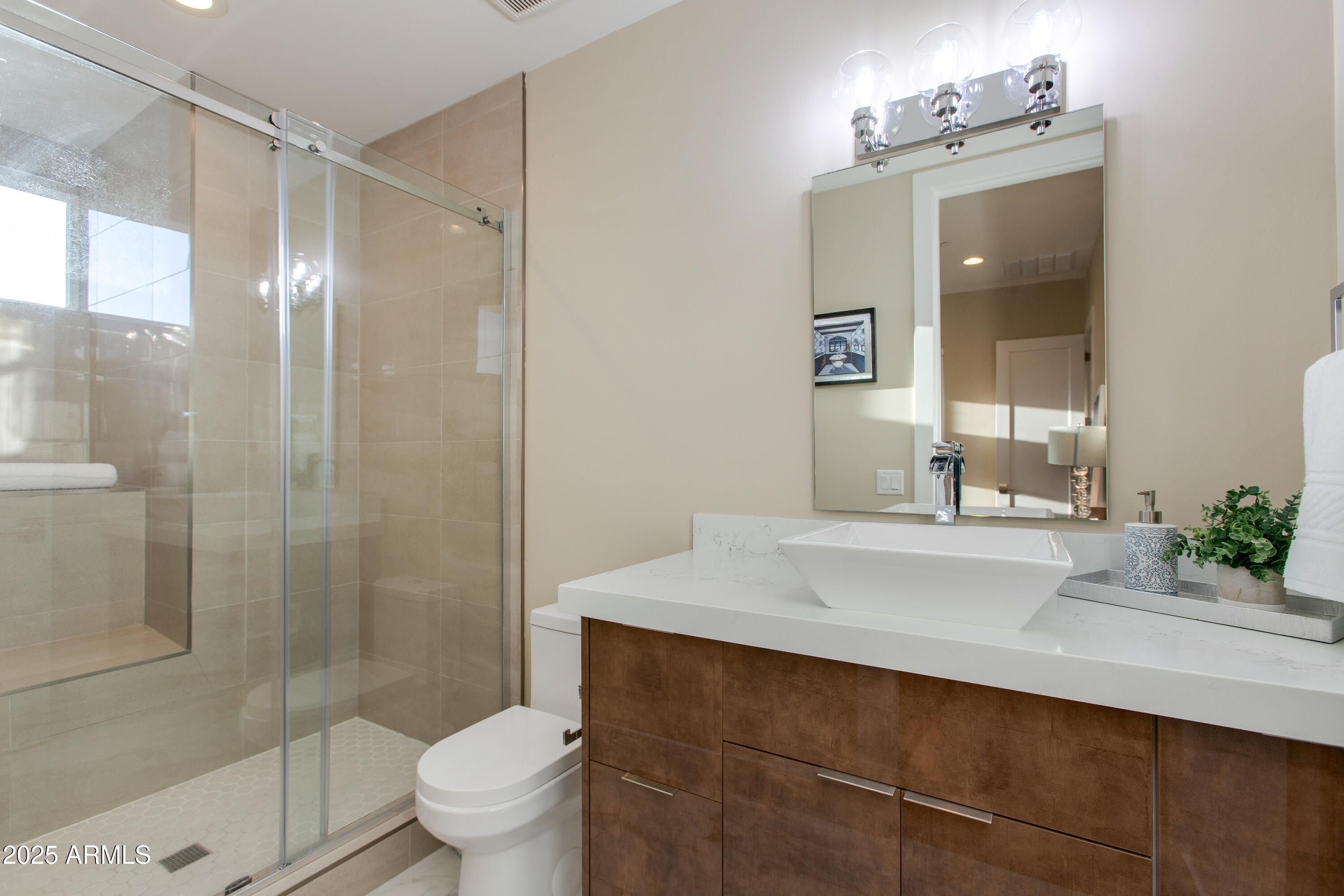 340 E OSBORN Road, 1