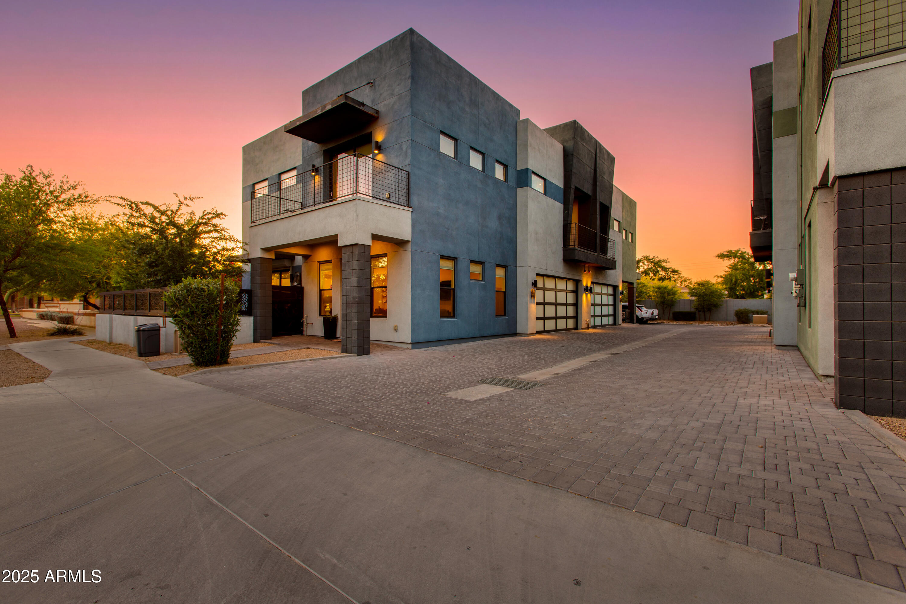 340 E OSBORN Road, 1