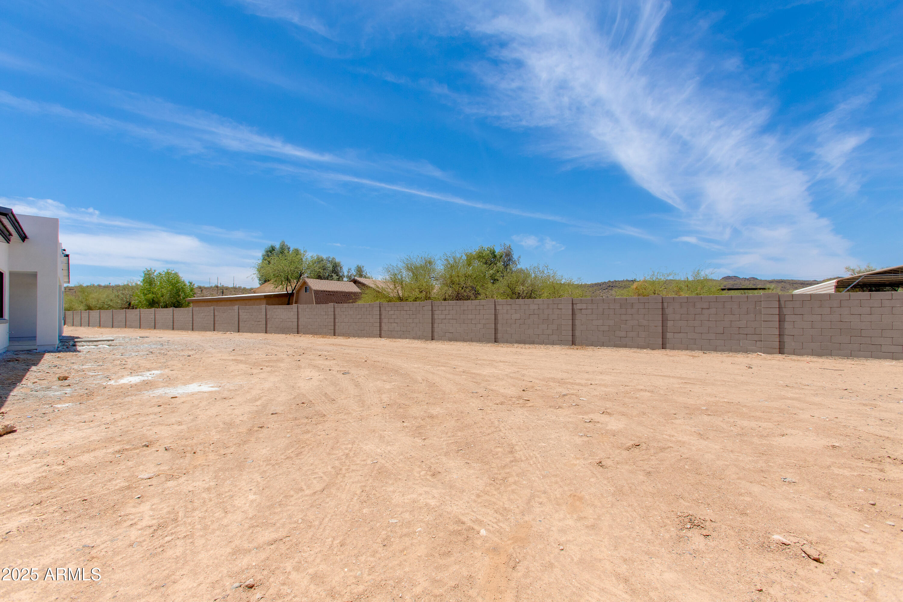 3335 W DESERT DAWN Drive
