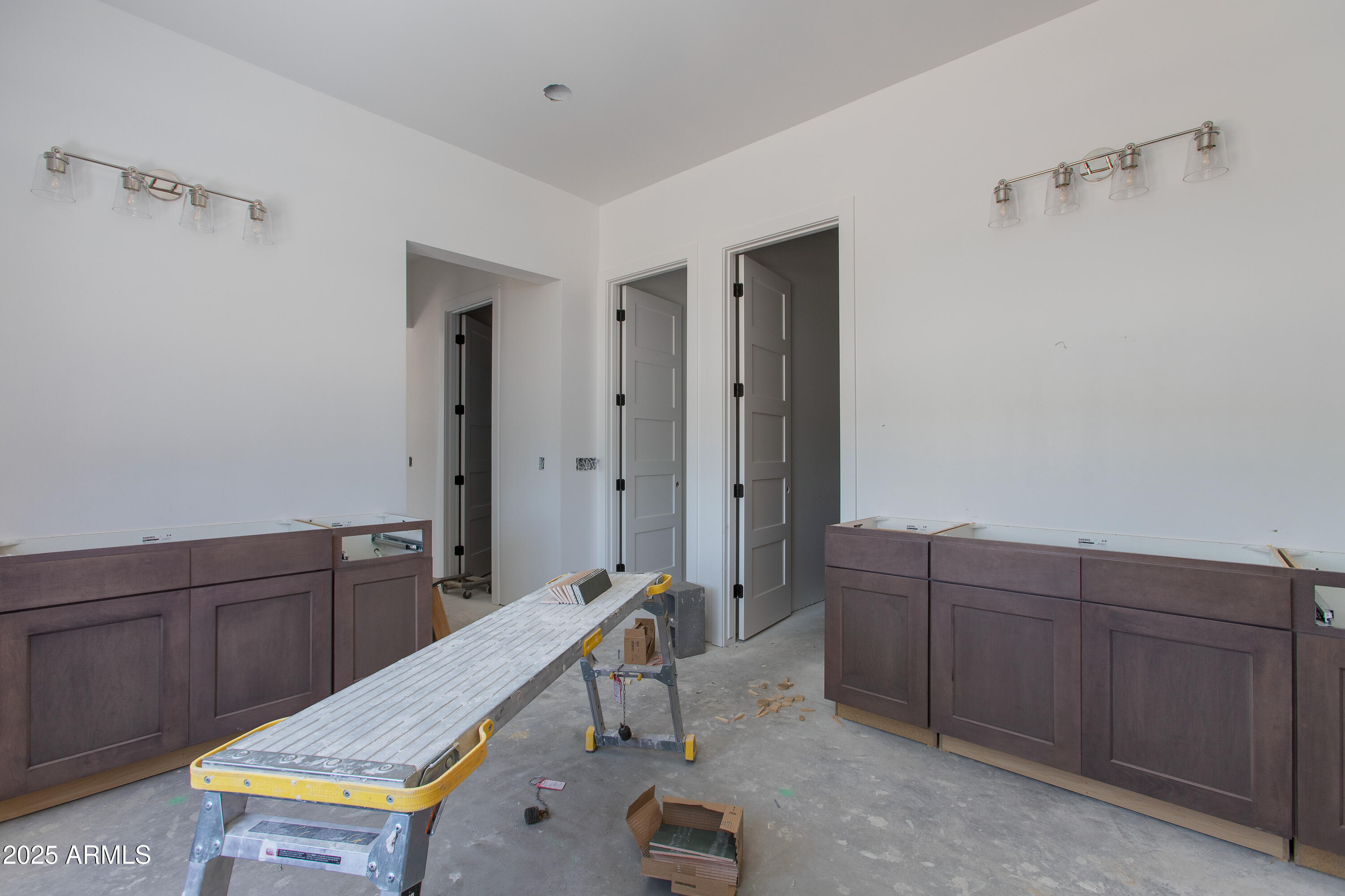 3335 W DESERT DAWN Drive