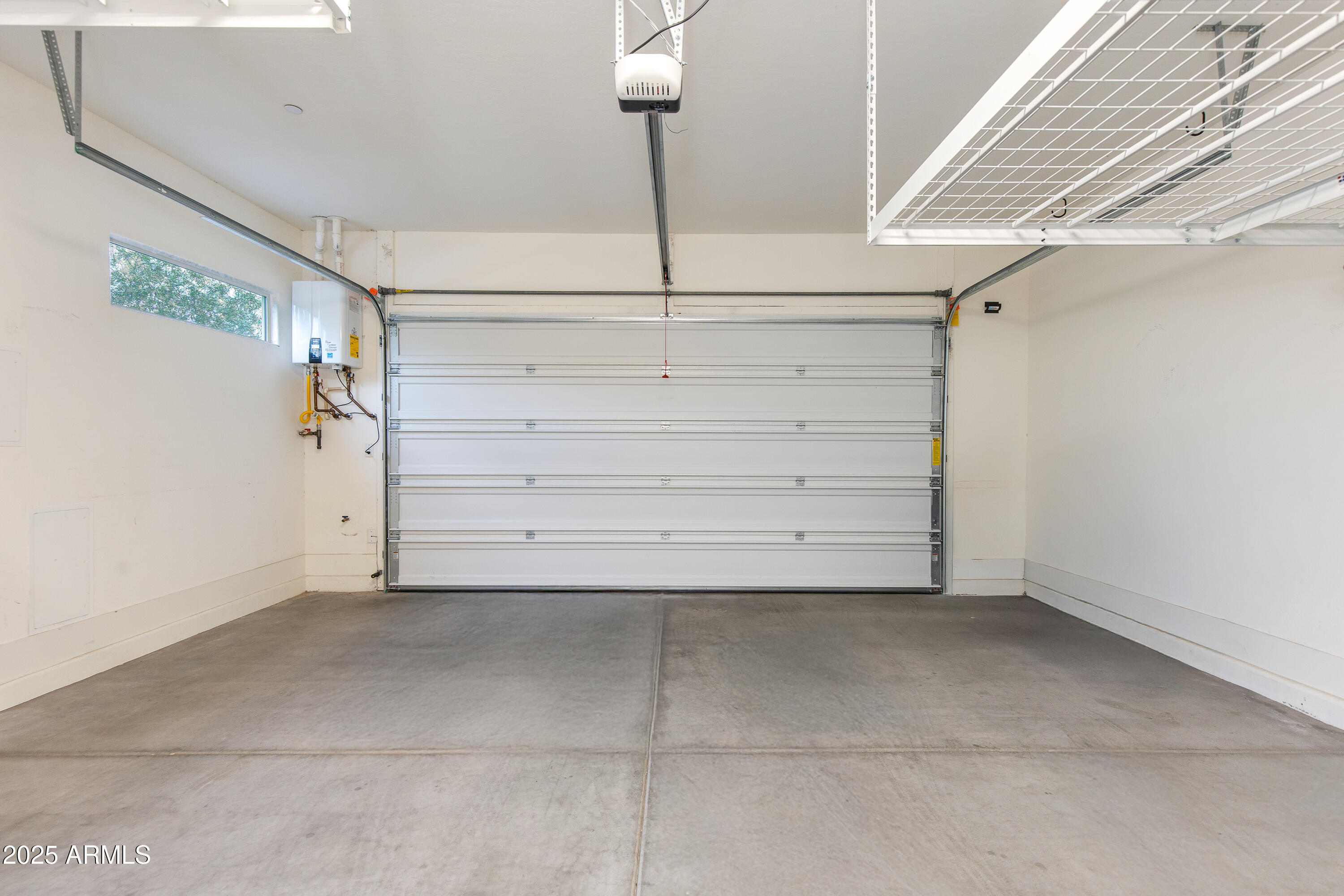 1910 W DESERT HOLLOW Drive