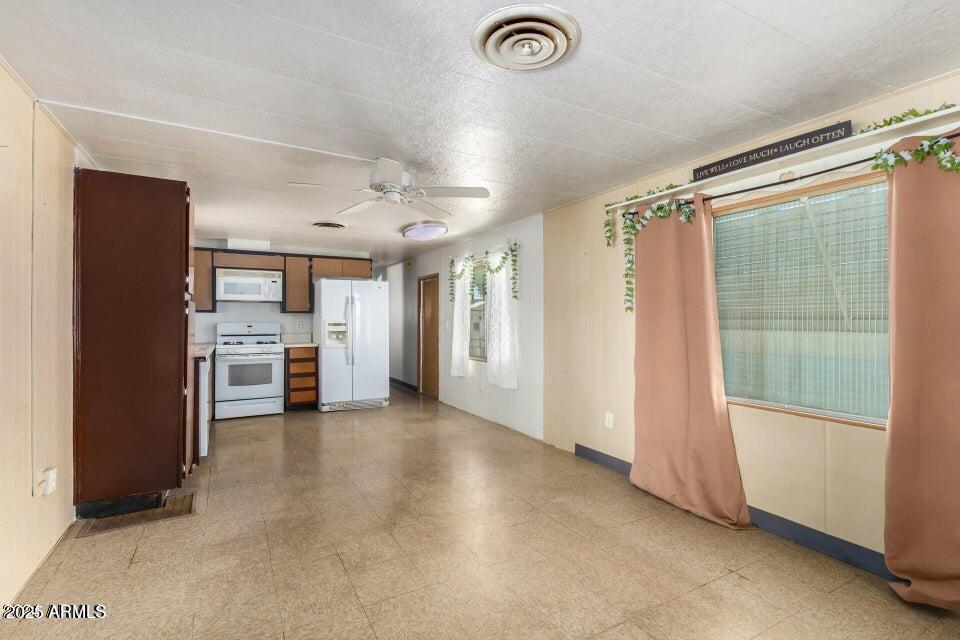 2050 W Dunlap Avenue, C103