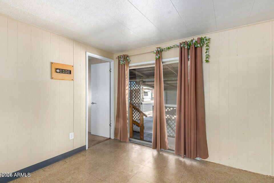 2050 W Dunlap Avenue, C103