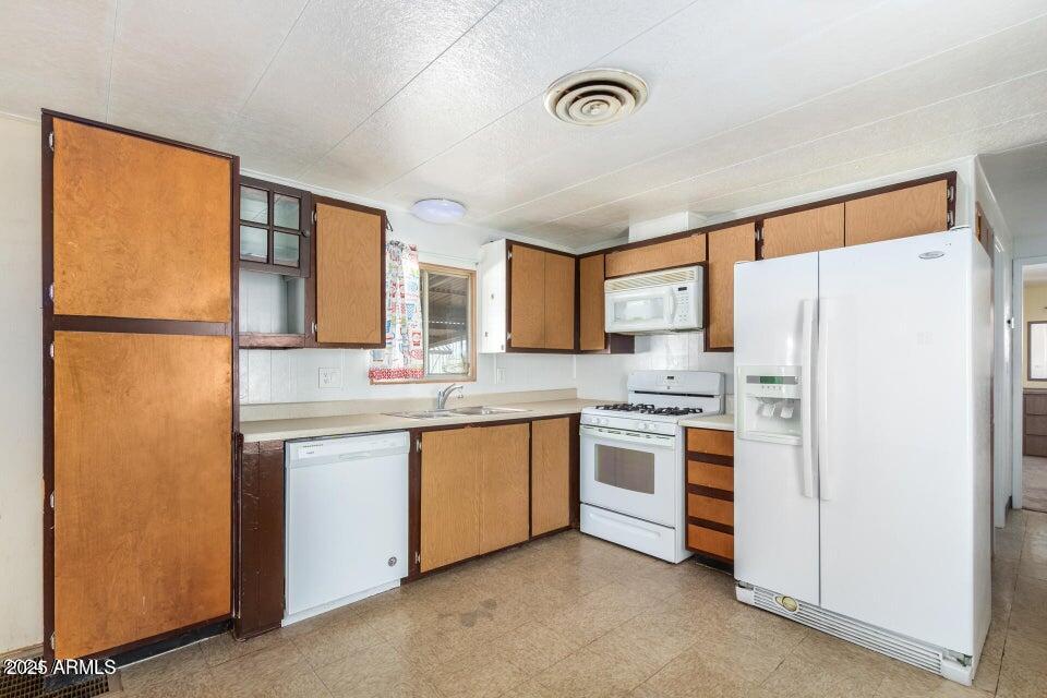 2050 W Dunlap Avenue, C103
