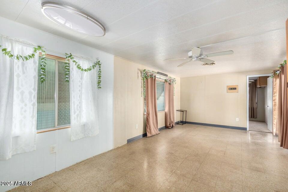 2050 W Dunlap Avenue, C103