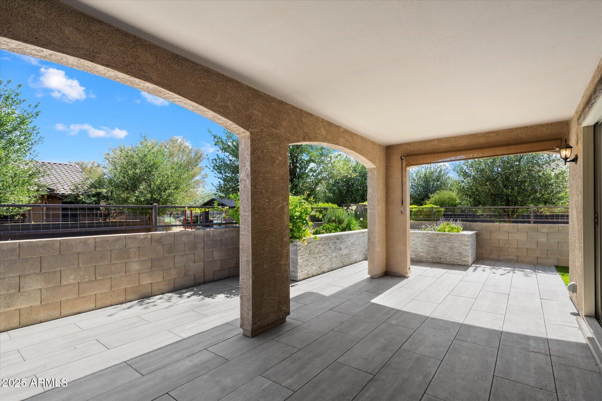 203 E ROADRUNNER Drive, Chandler