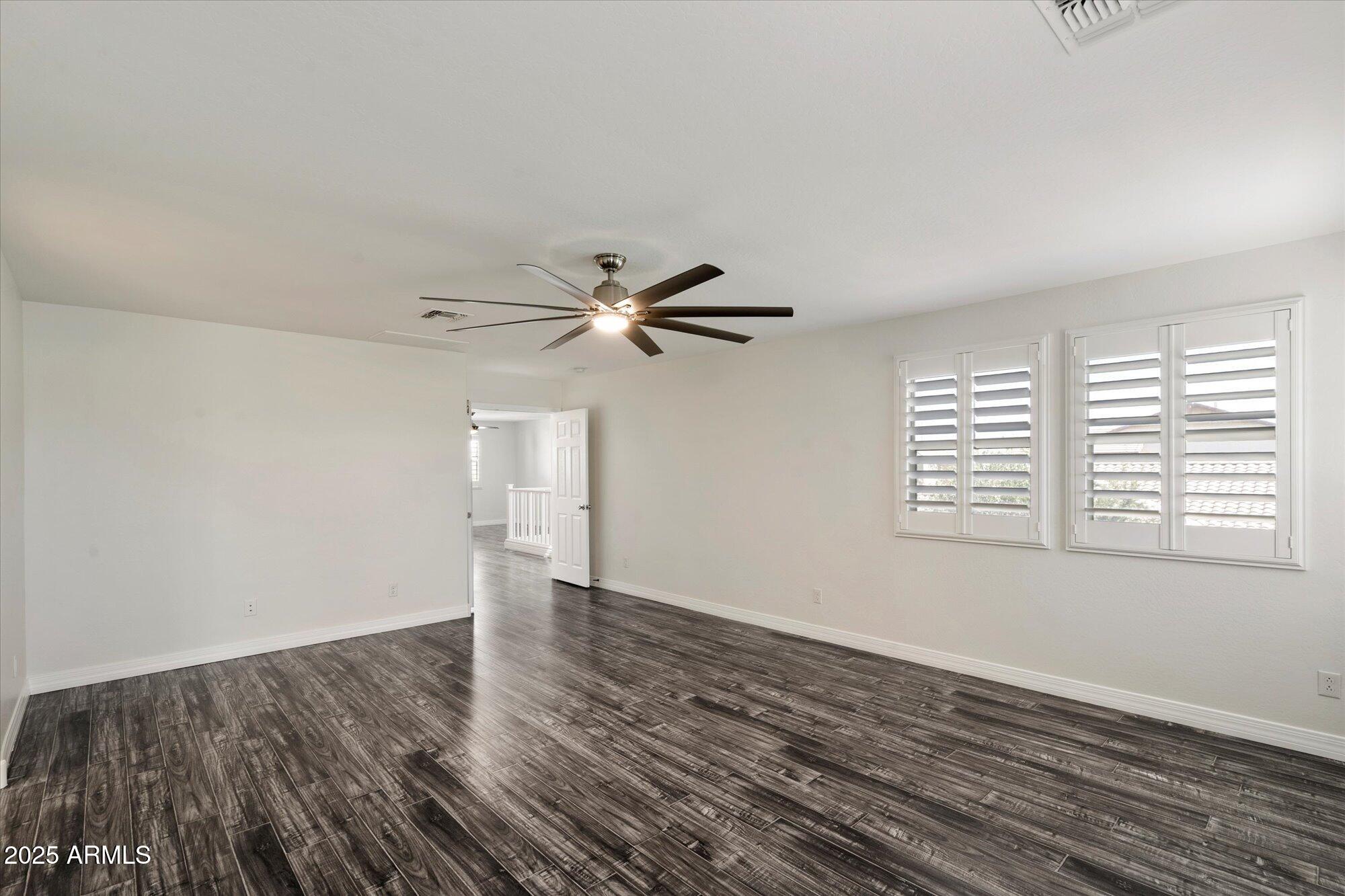 203 E ROADRUNNER Drive, Chandler