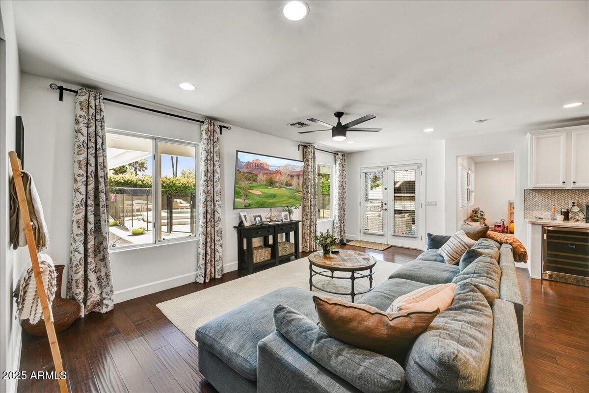4243 E AVALON Drive