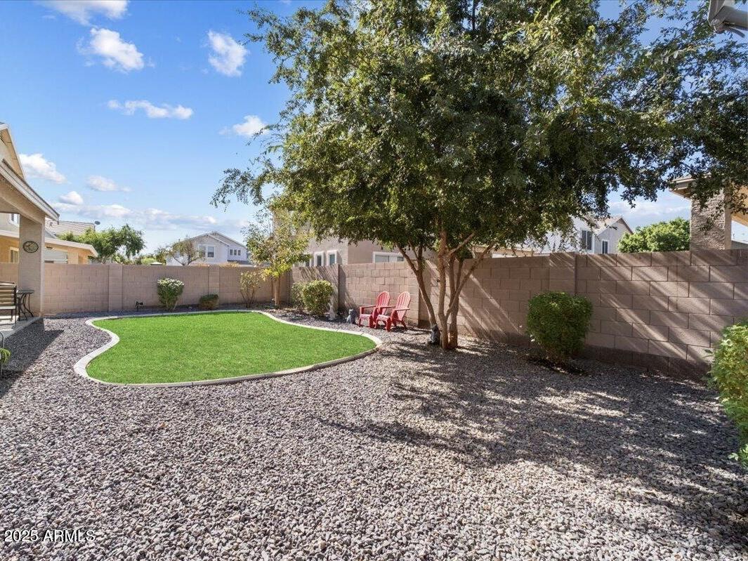 1210 S 121ST